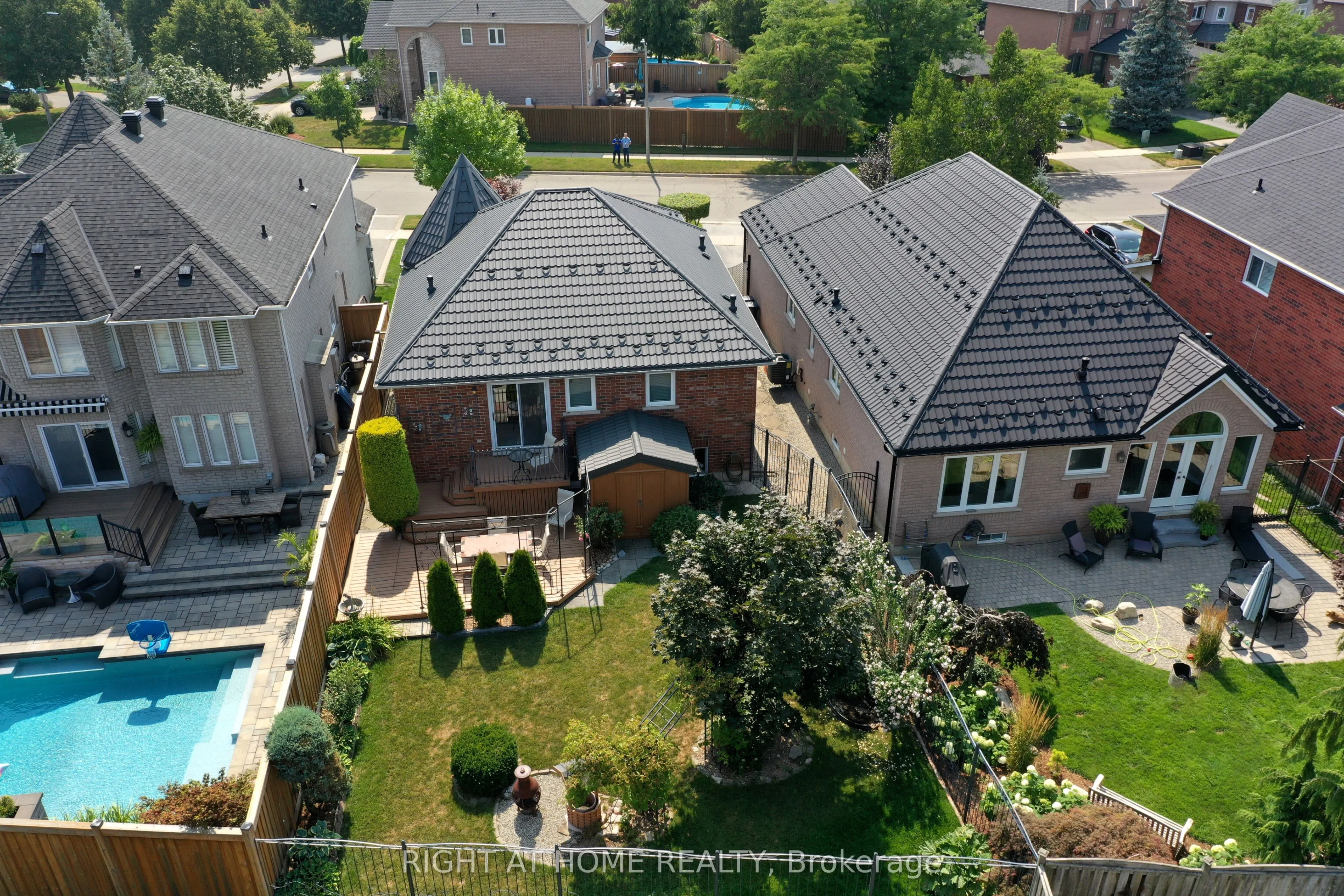 24 Huffmann Drive