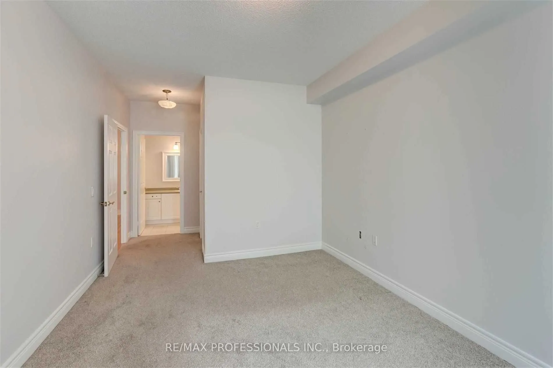 10 Old Mill Trail, #305