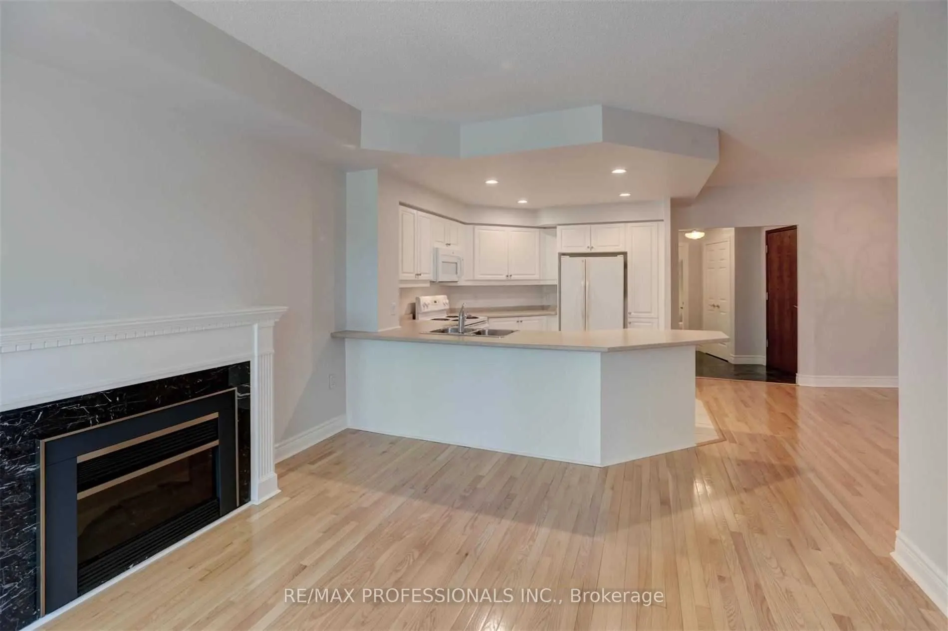 10 Old Mill Trail, #305