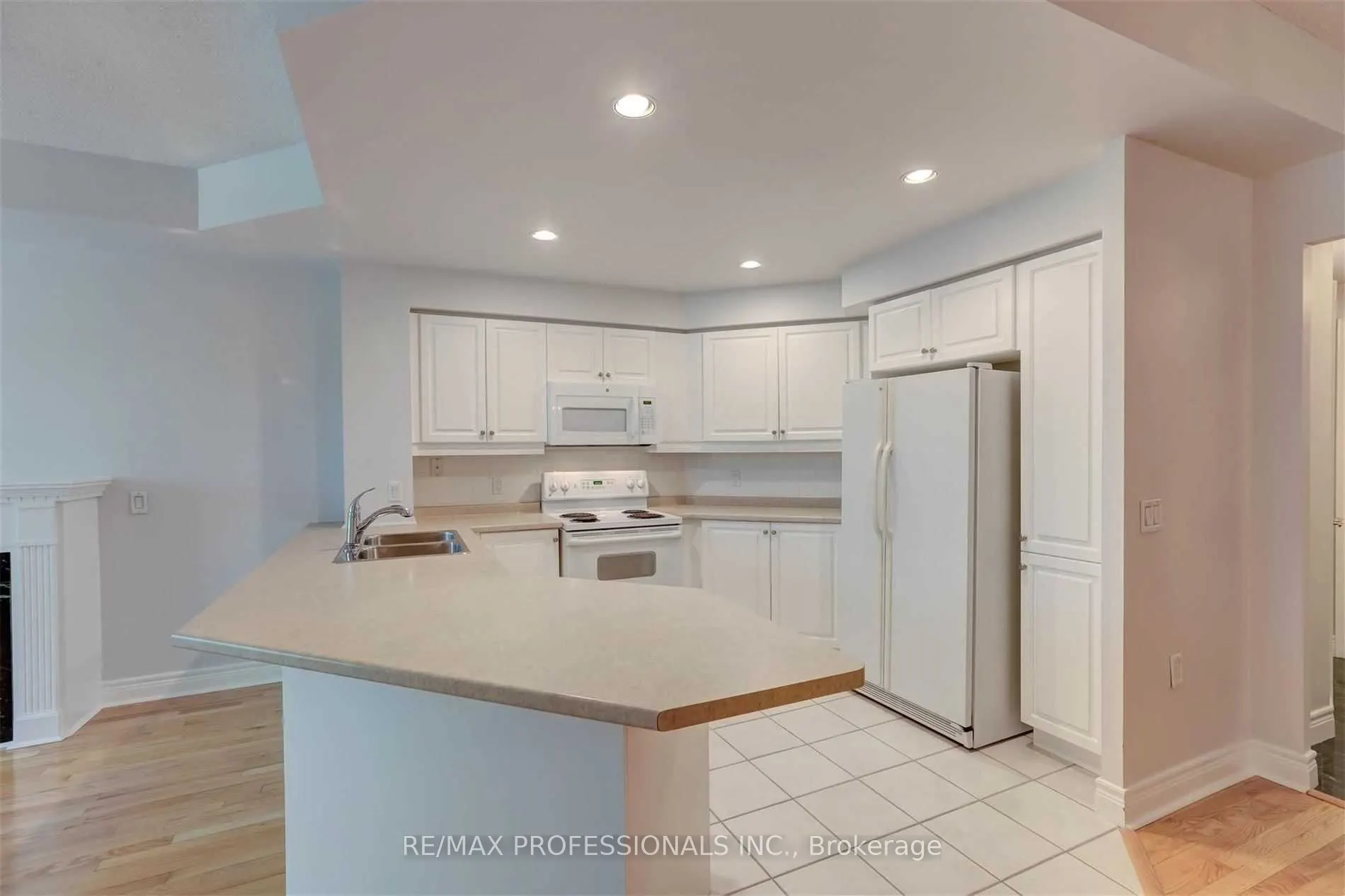 10 Old Mill Trail, #305