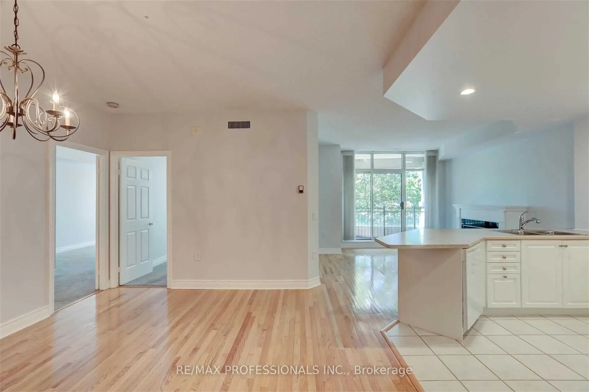 10 Old Mill Trail, #305