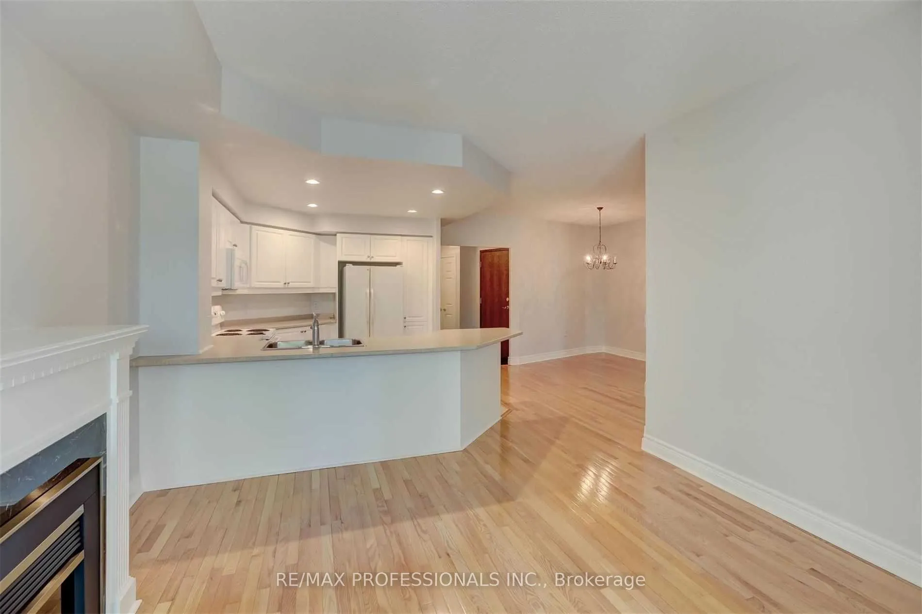 10 Old Mill Trail, #305