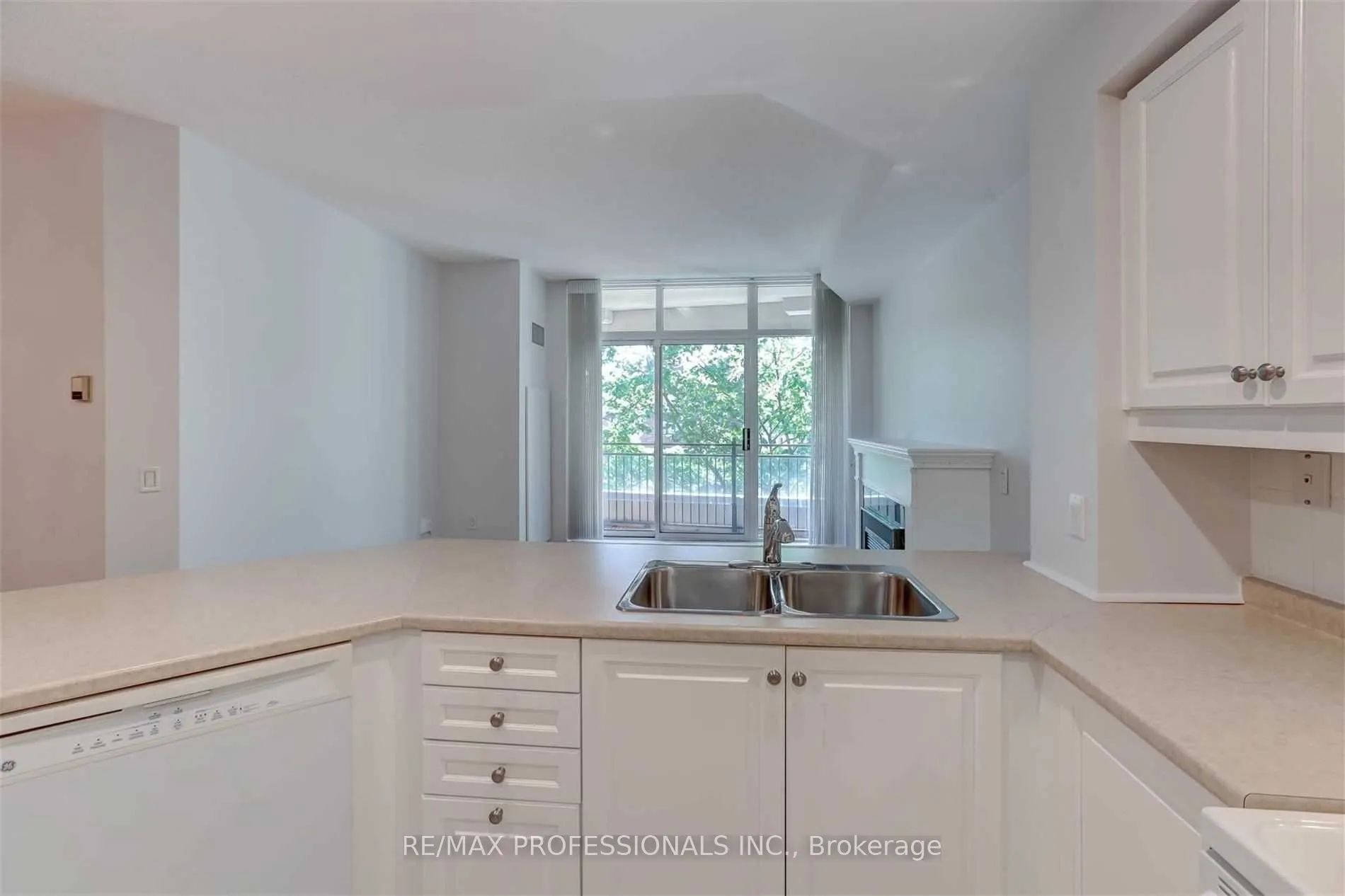 10 Old Mill Trail, #305