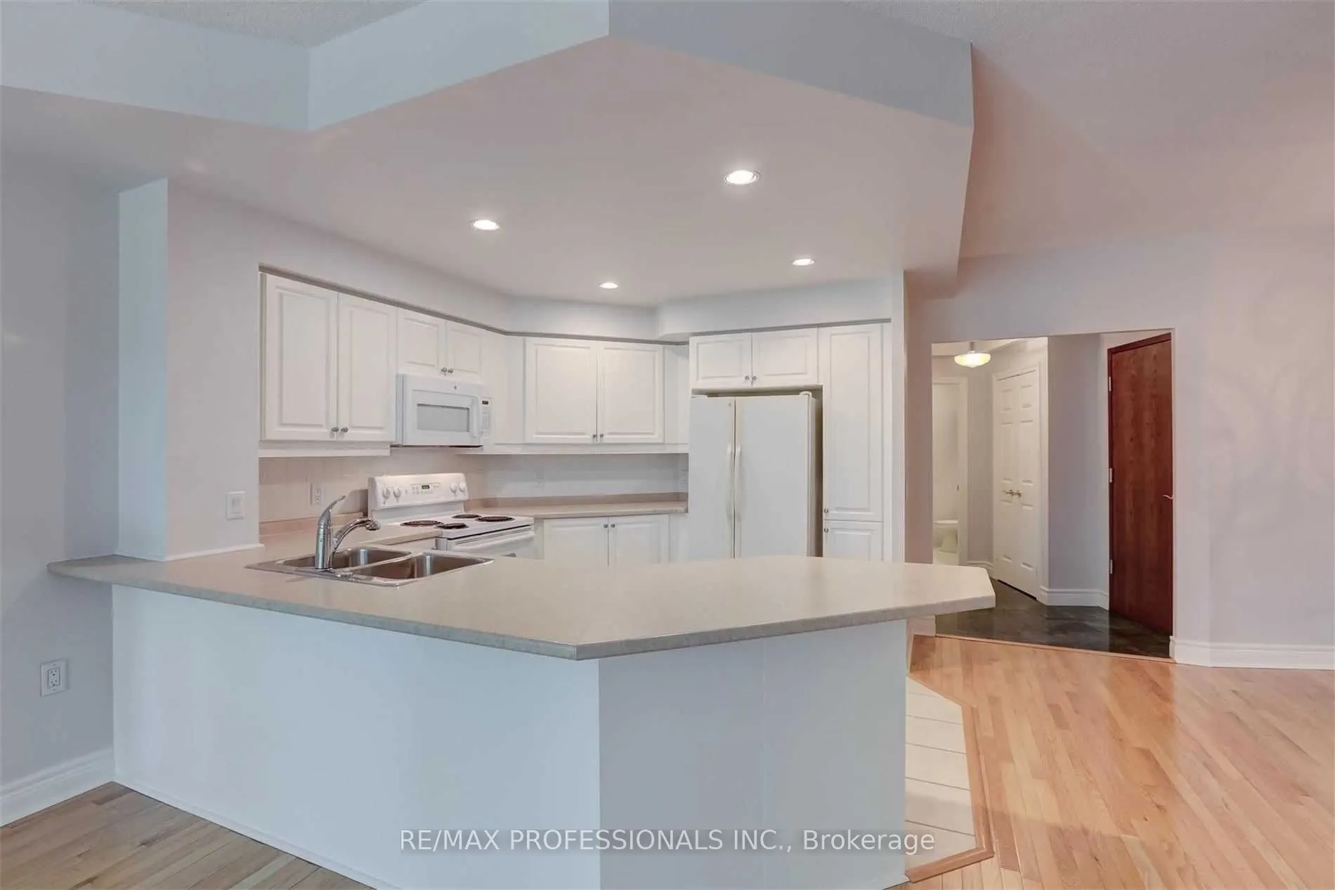 10 Old Mill Trail, #305
