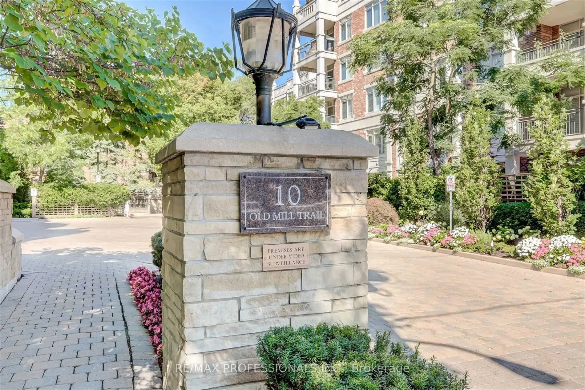 10 Old Mill Trail, #305