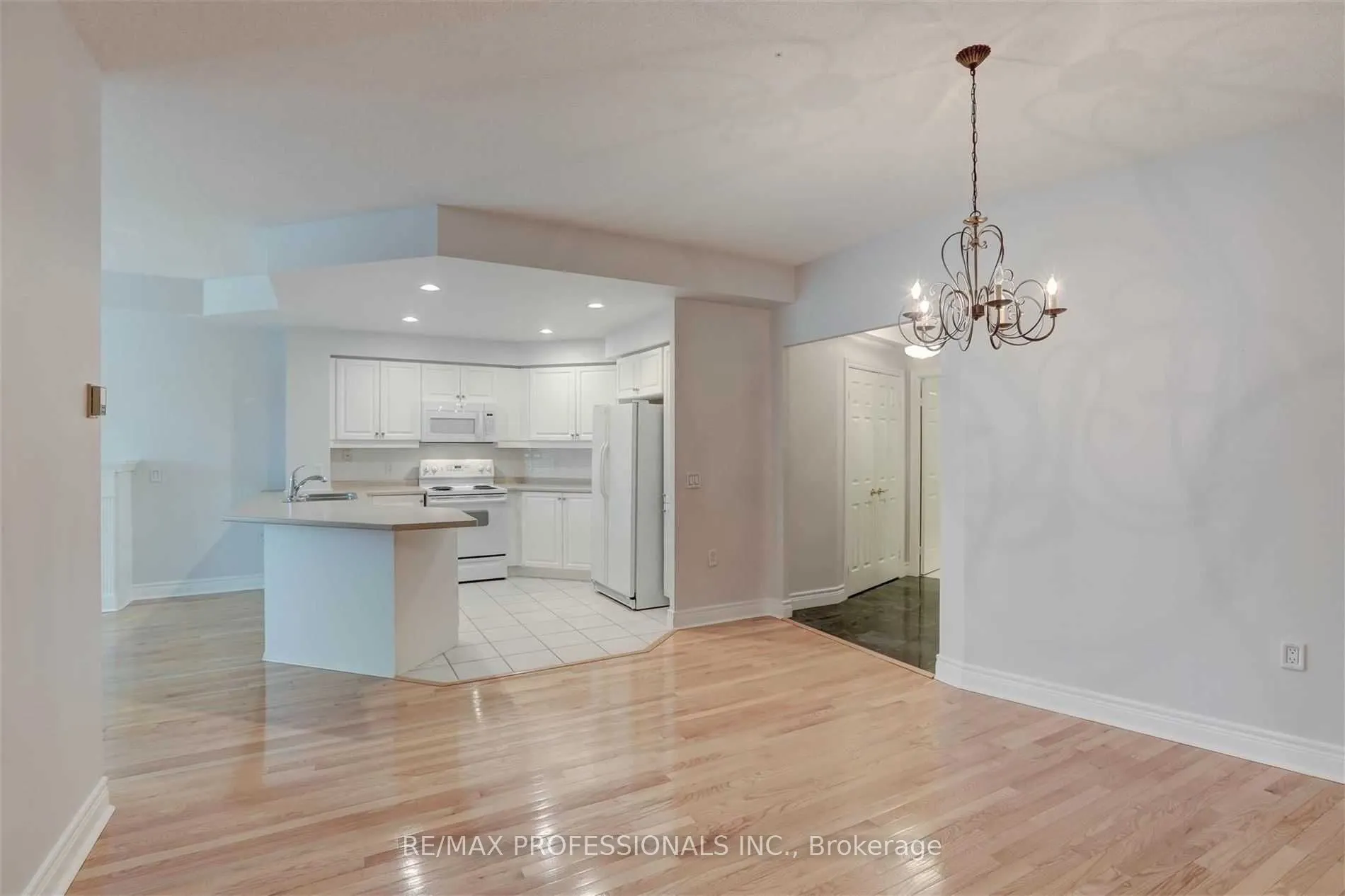 10 Old Mill Trail, #305