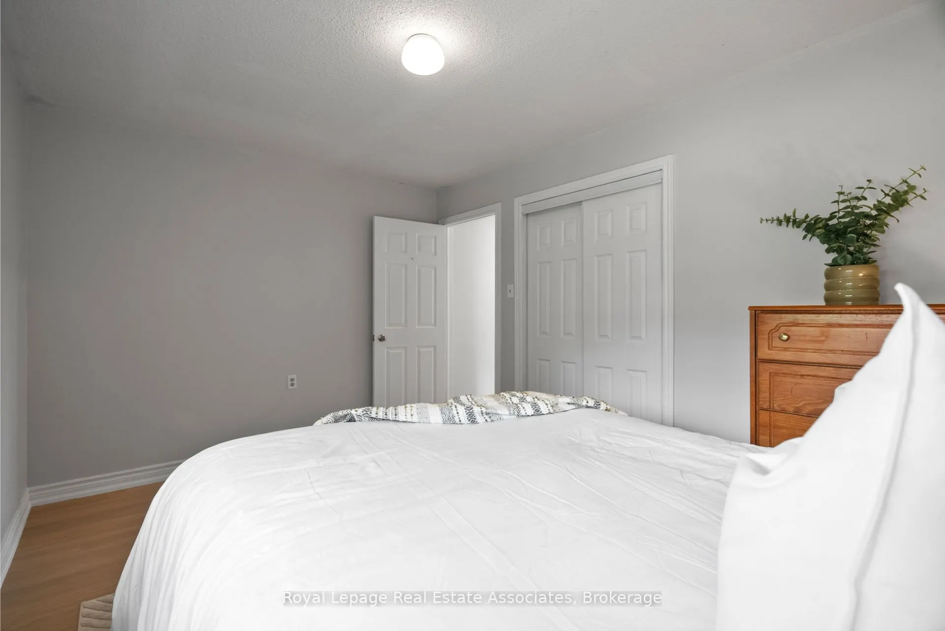 3439 Mulcaster Road