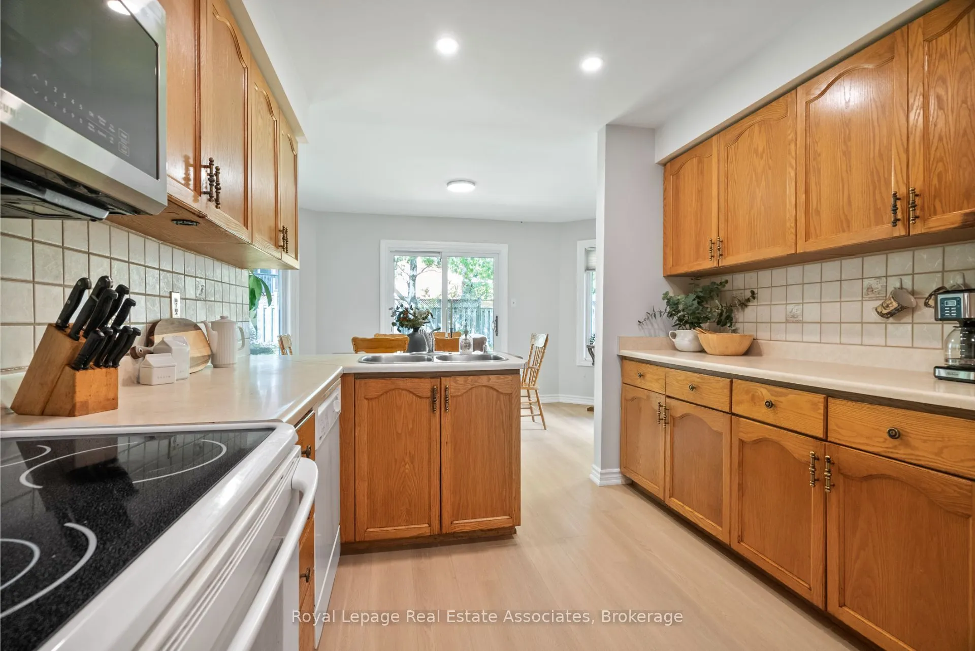3439 Mulcaster Road