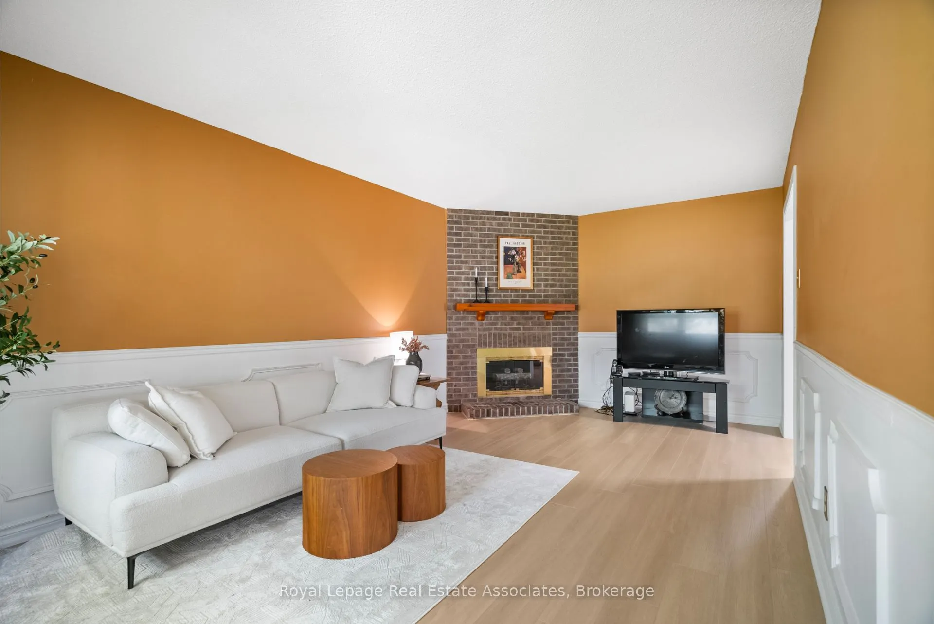 3439 Mulcaster Road
