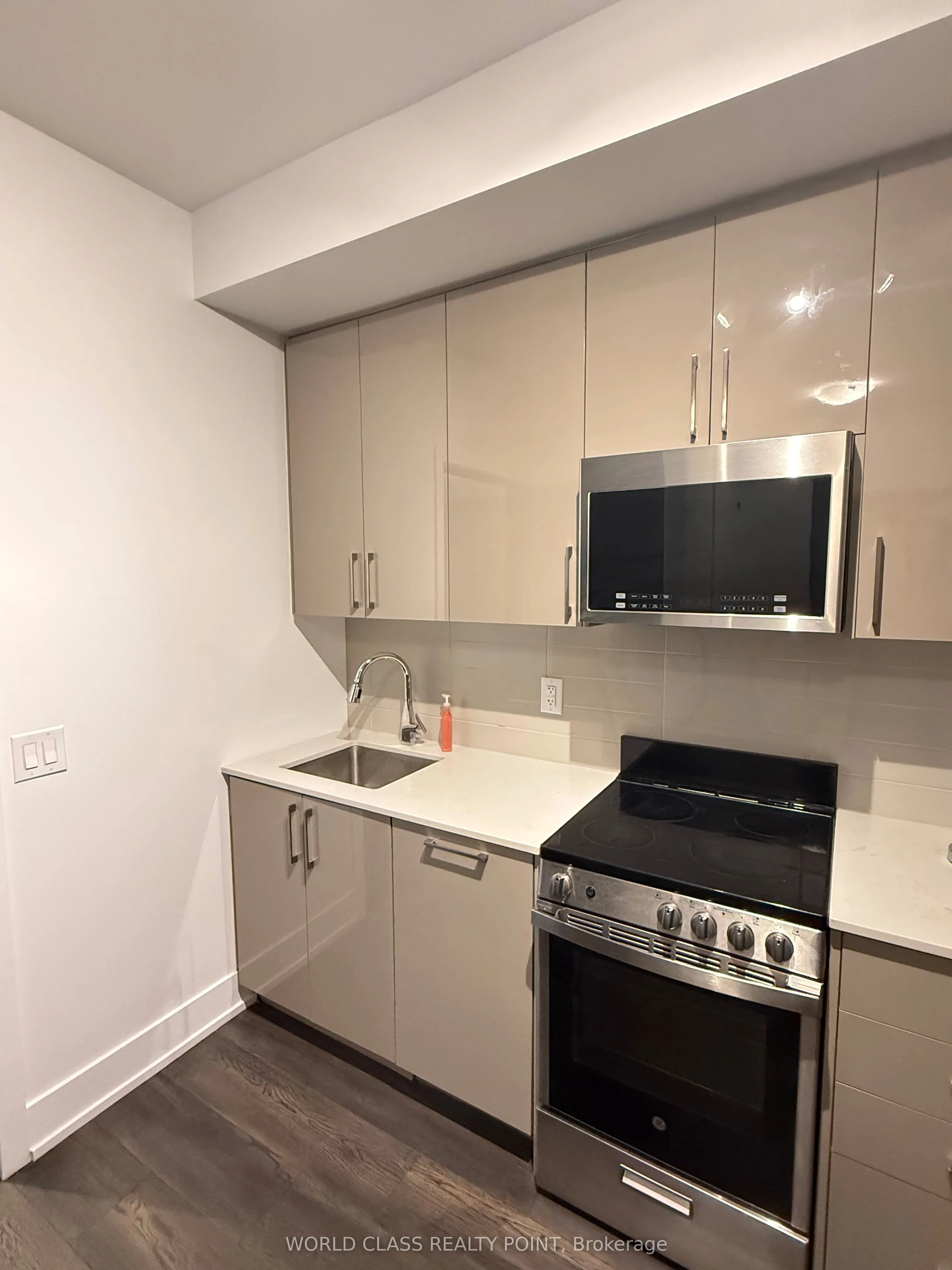 2450 Old Bronte Road, #609