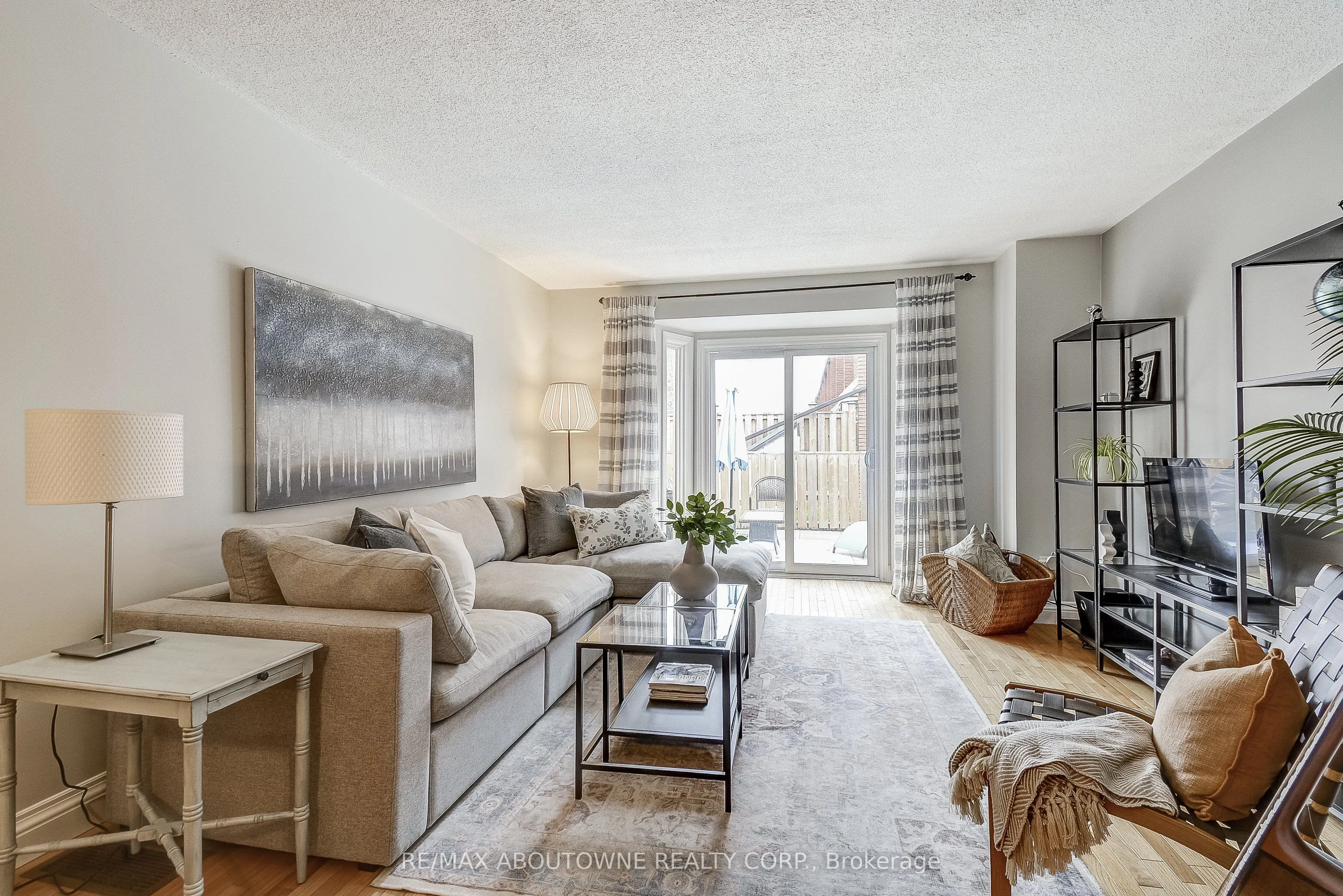 895 Maple Avenue, #418