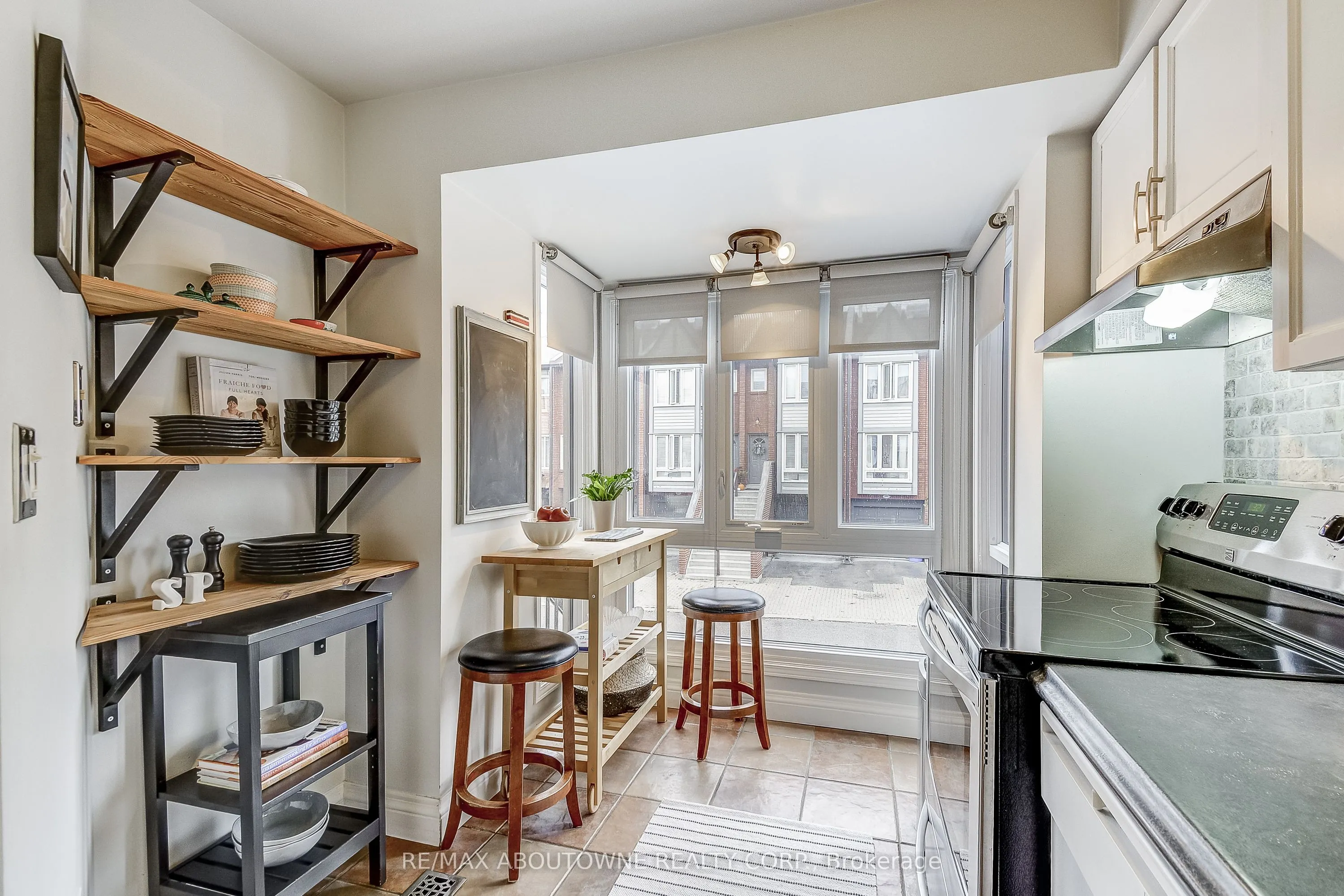 895 Maple Avenue, #418