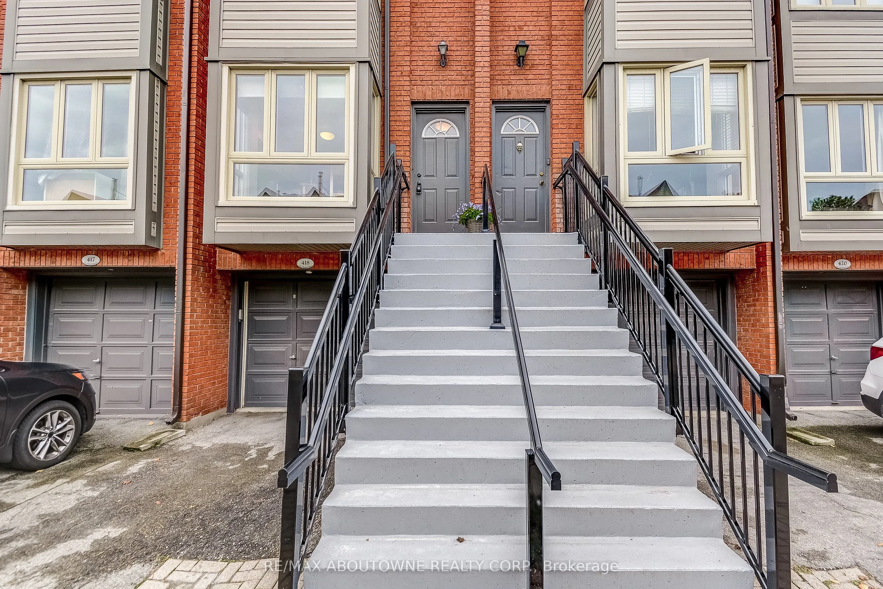 895 Maple Avenue, #418