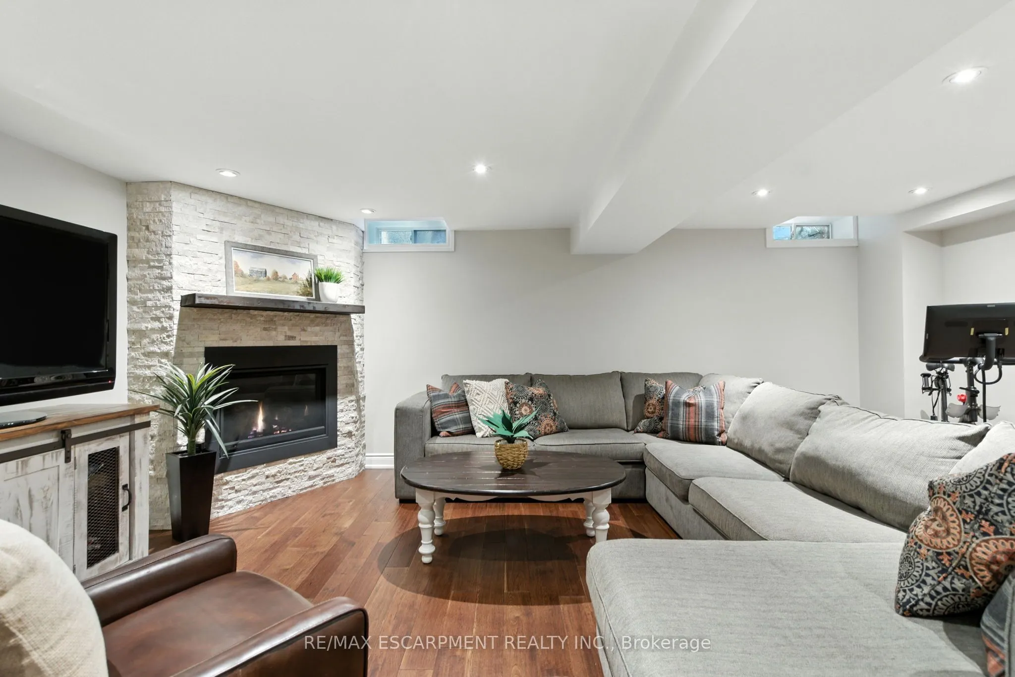 2041 QUAIL VALLEY Drive