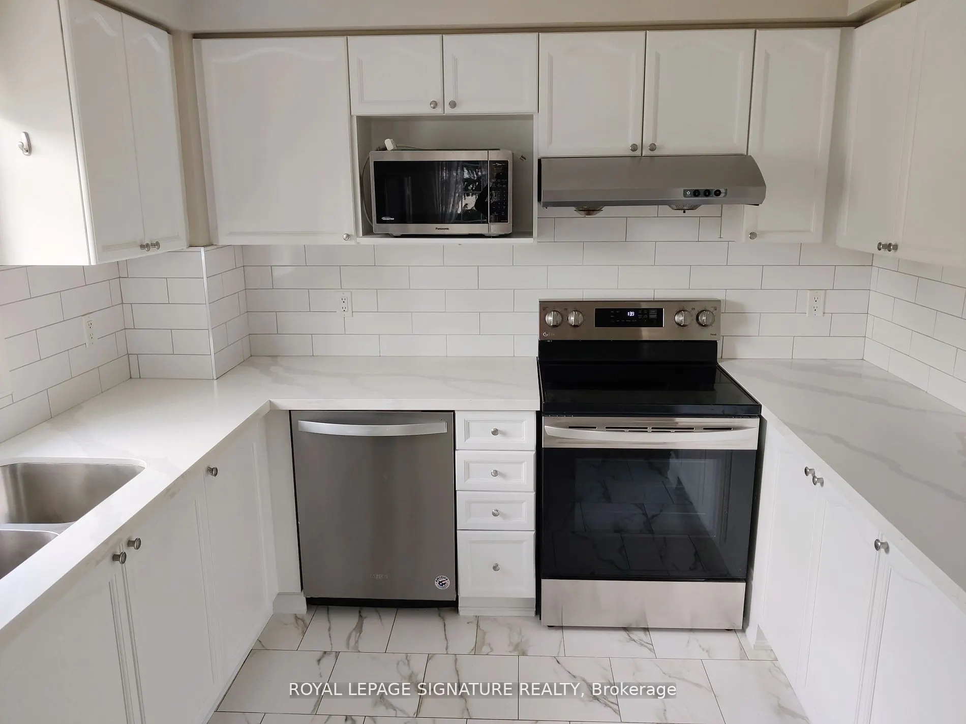 1525 South Parade Court, #33