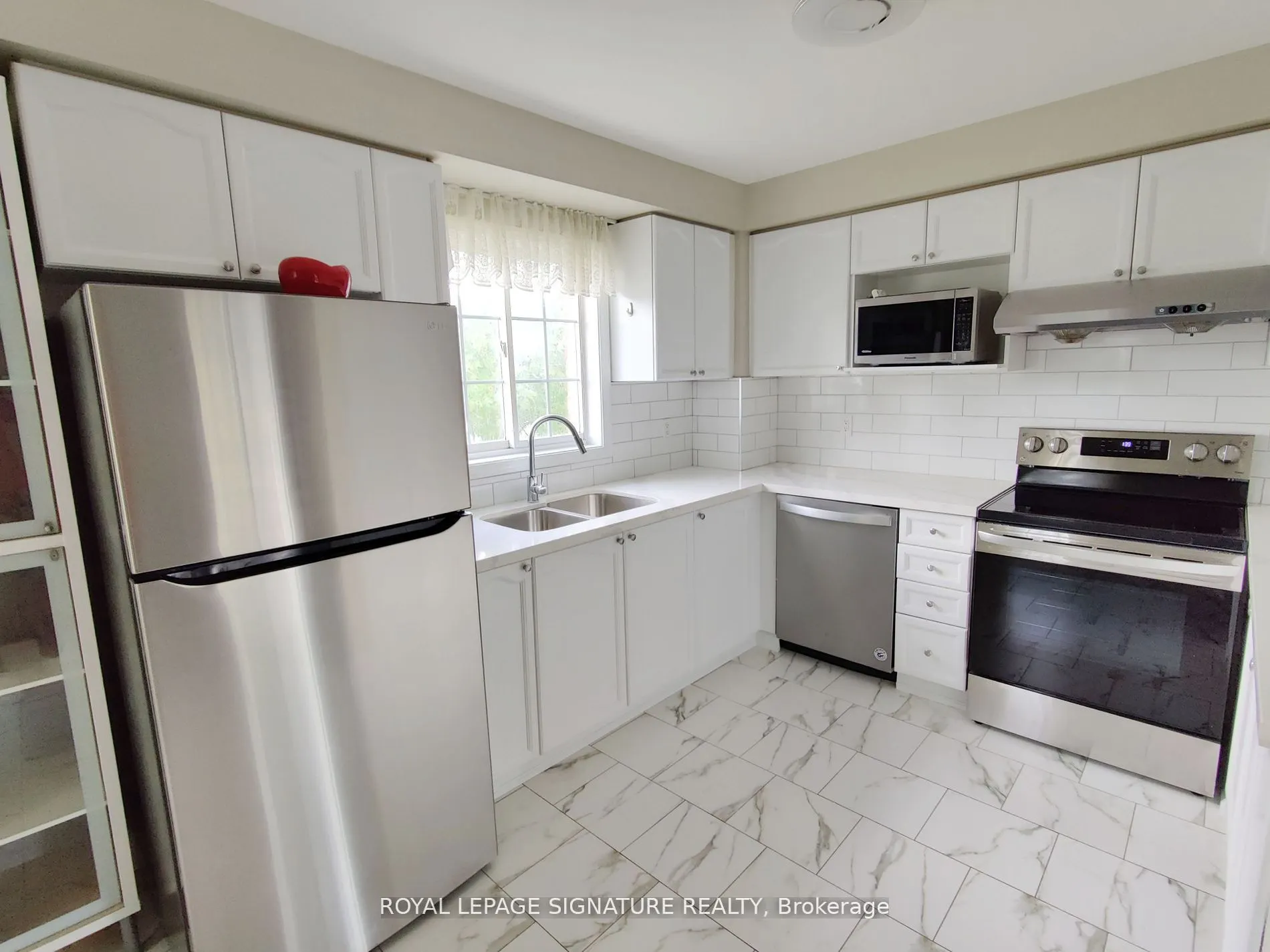 1525 South Parade Court, #33