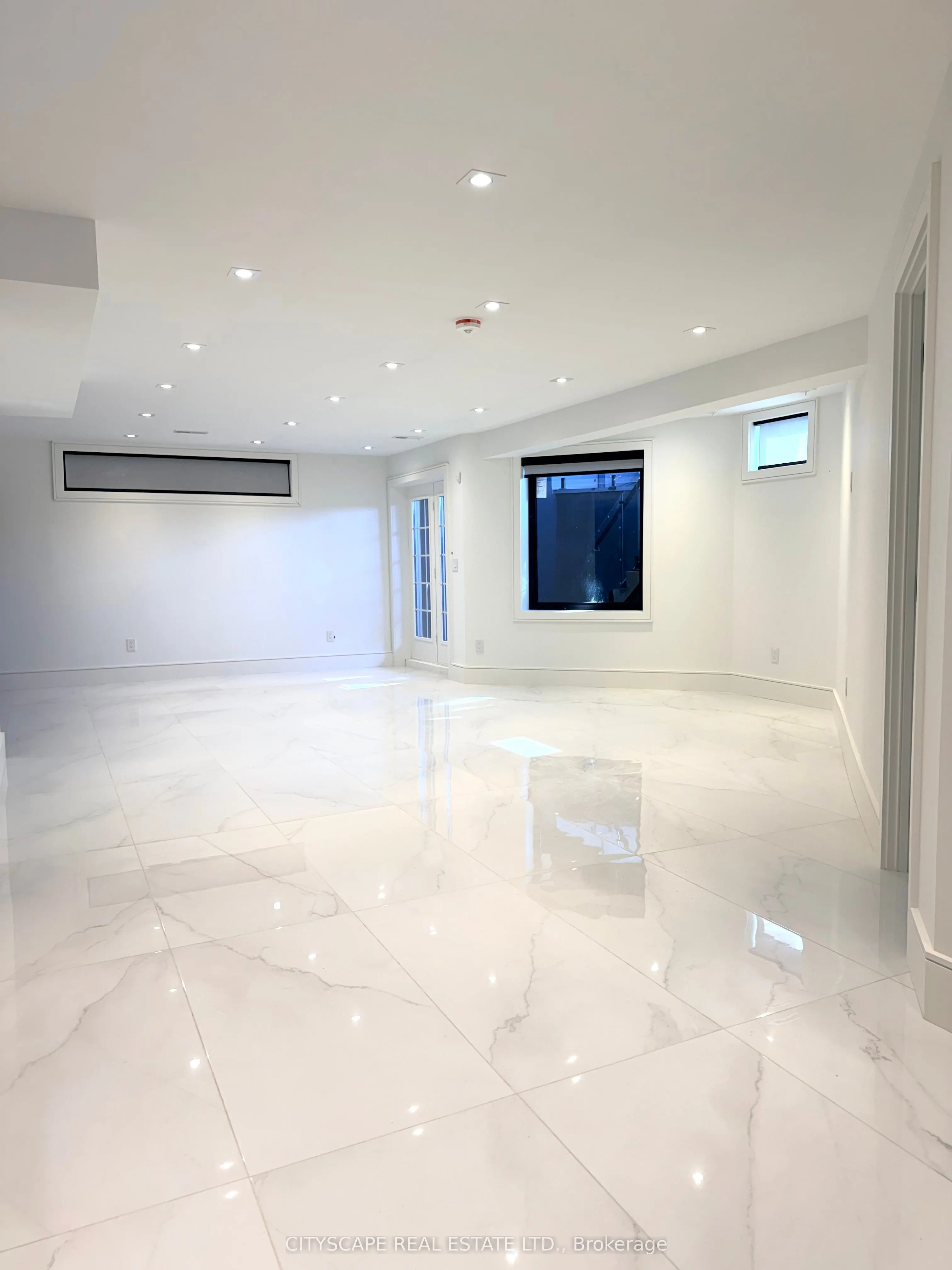 155 Lake Promenade