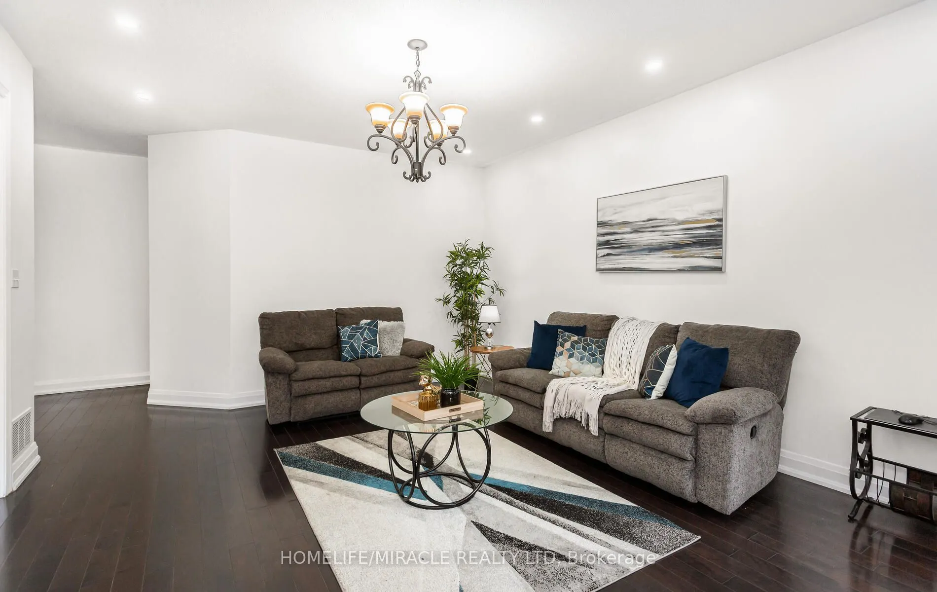 20 Atira Avenue