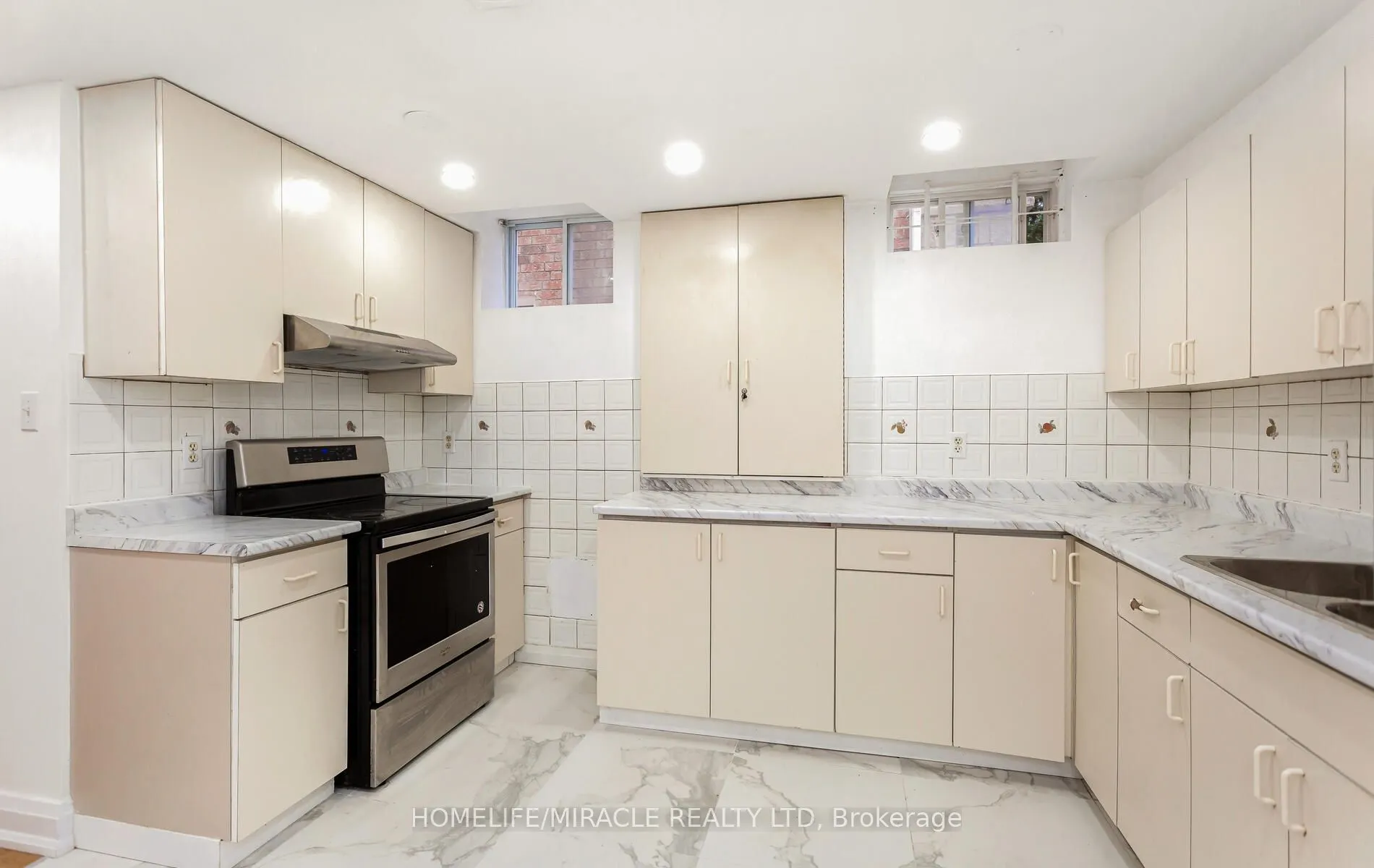 20 Atira Avenue