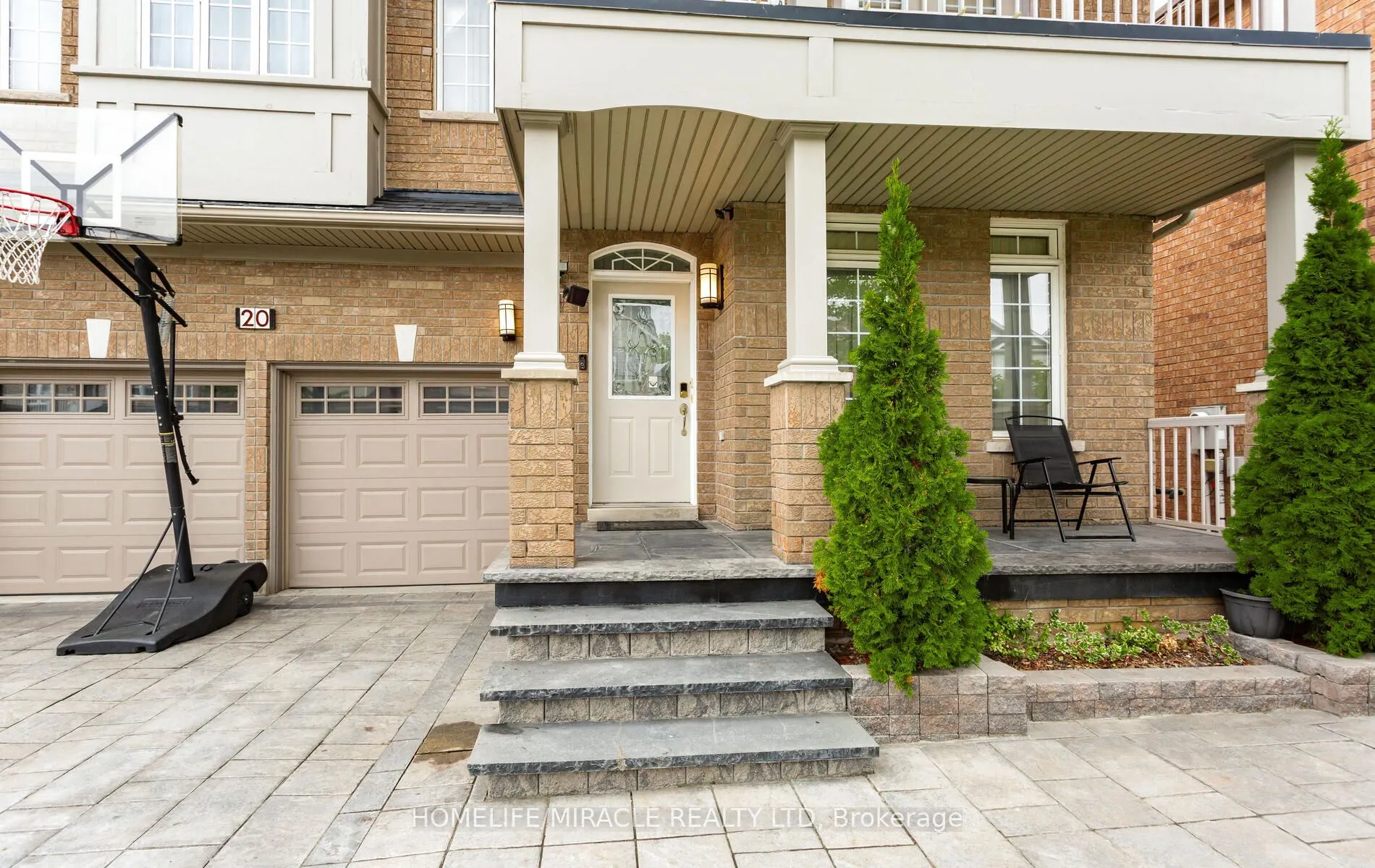 20 Atira Avenue