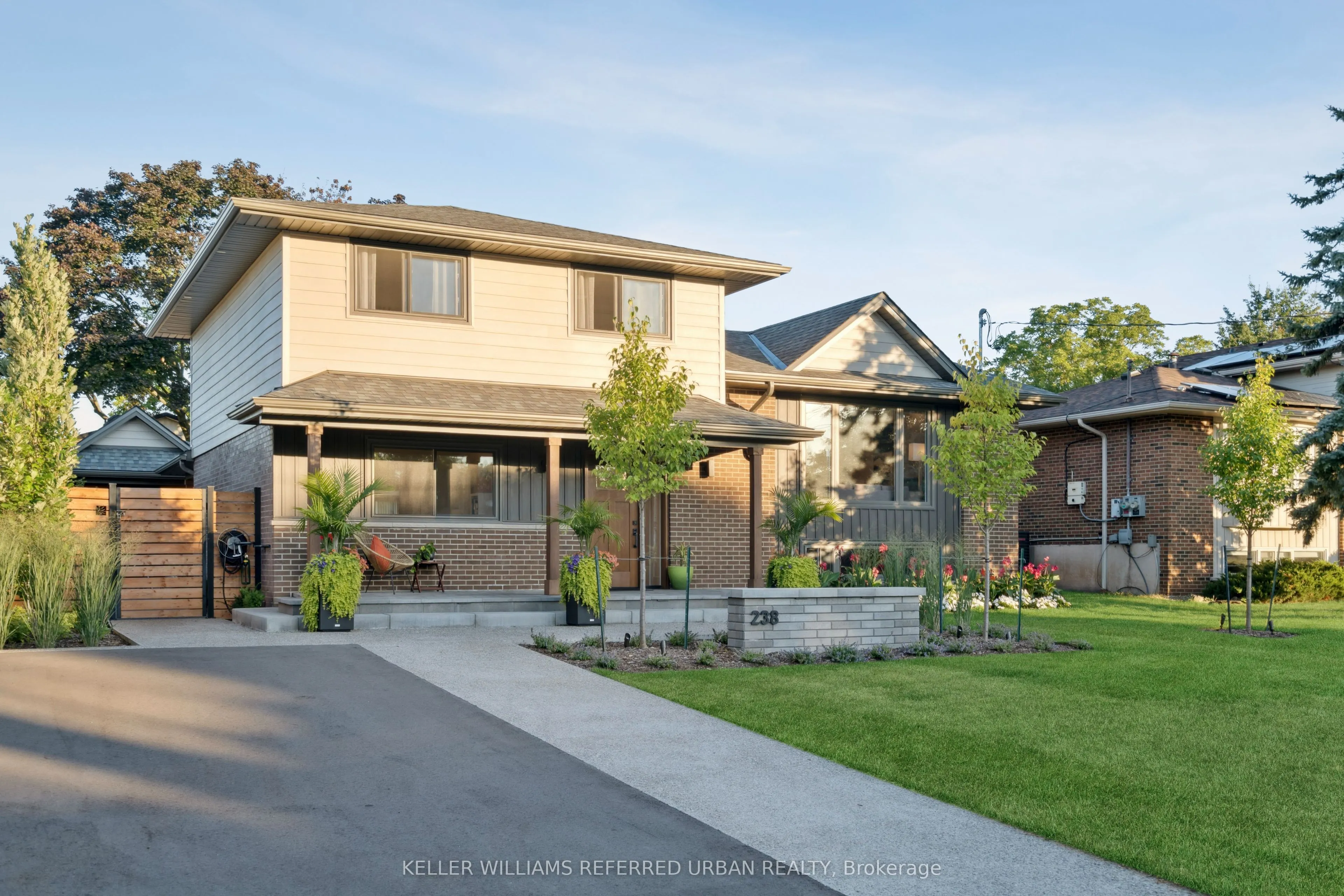 238 Slater Crescent