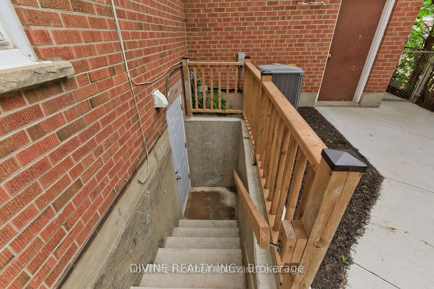 759 Bloor Street N, #Basement