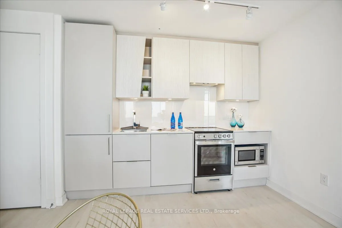 3900 Confederation Parkway, #4301