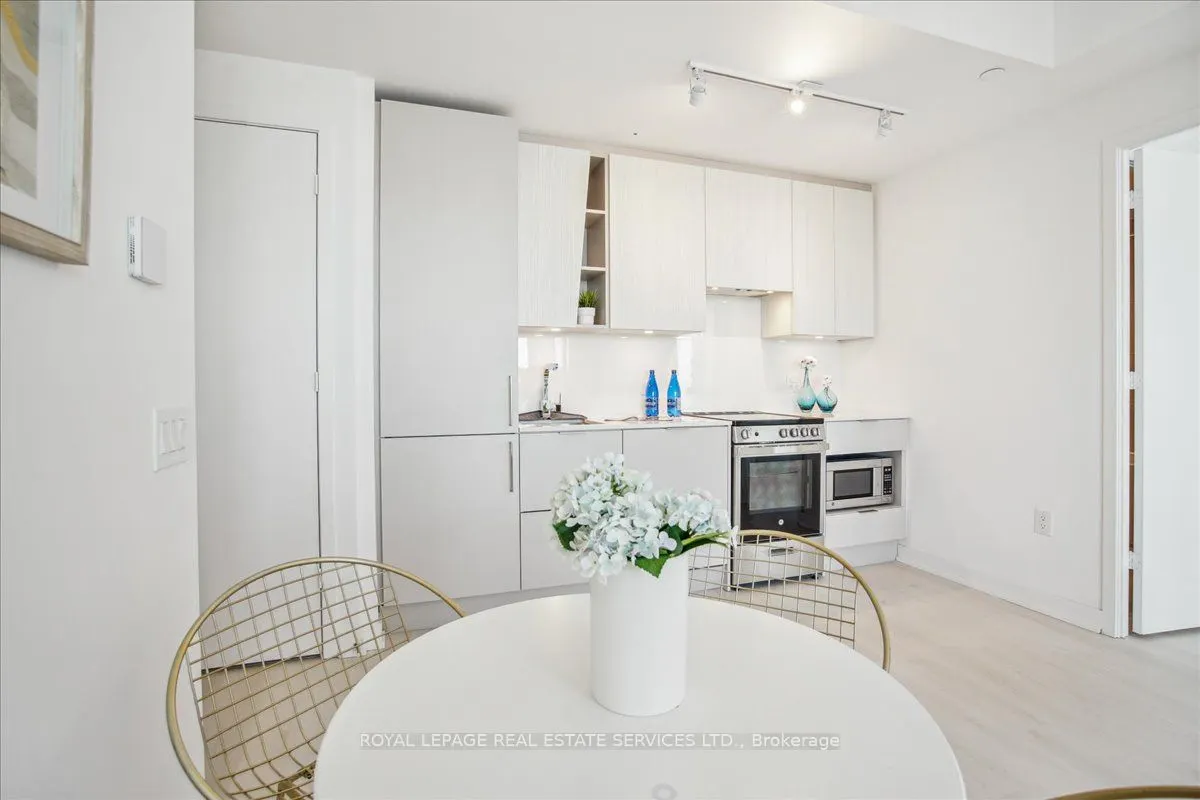 3900 Confederation Parkway, #4301