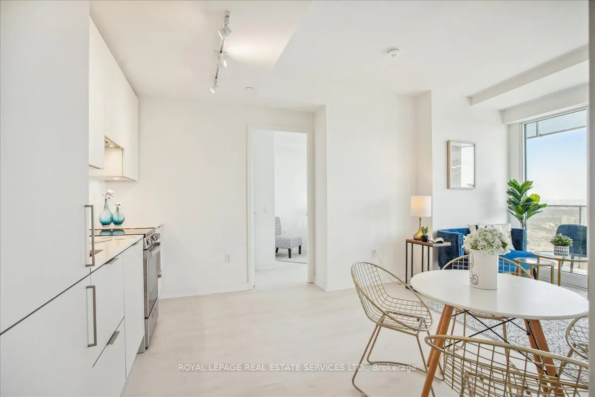 3900 Confederation Parkway, #4301