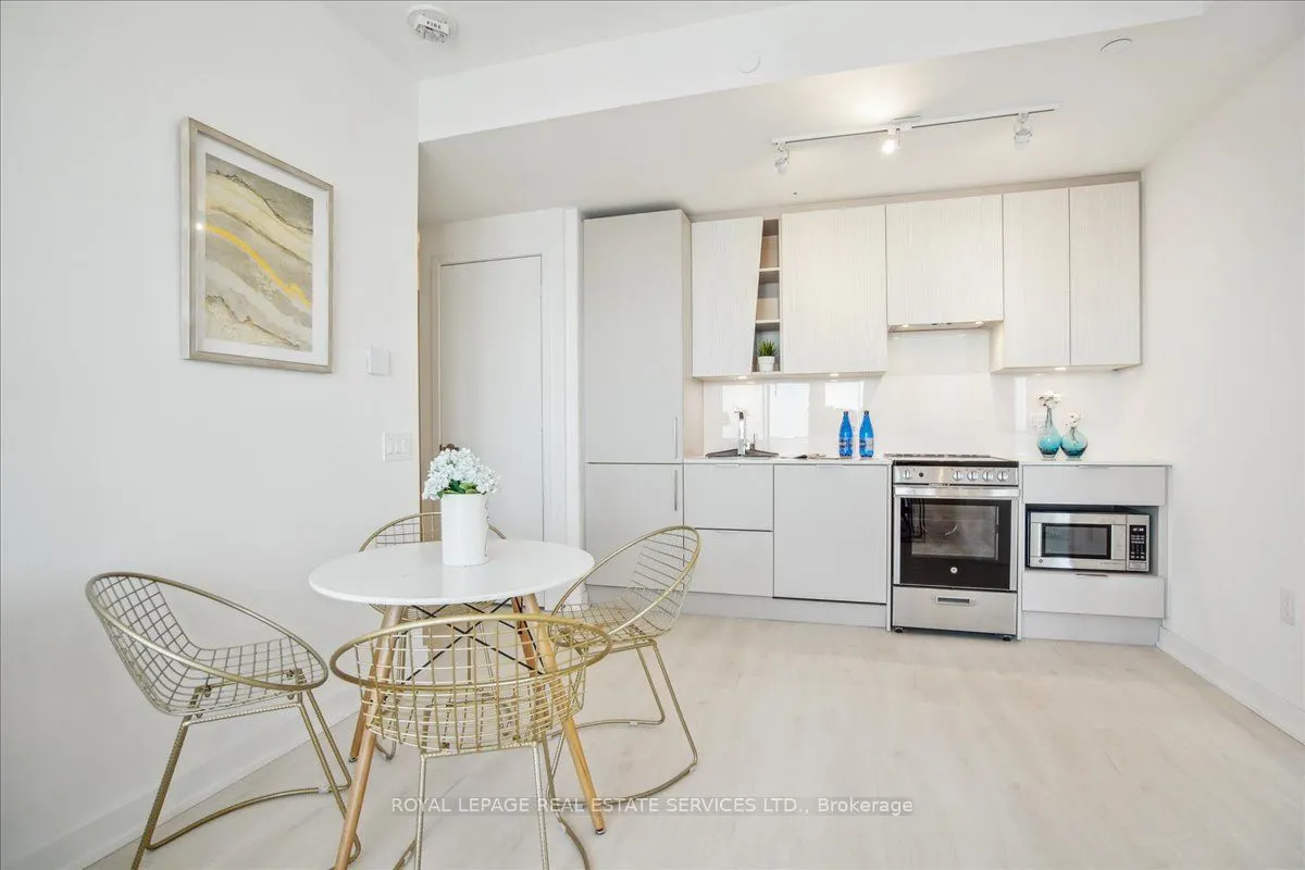 3900 Confederation Parkway, #4301