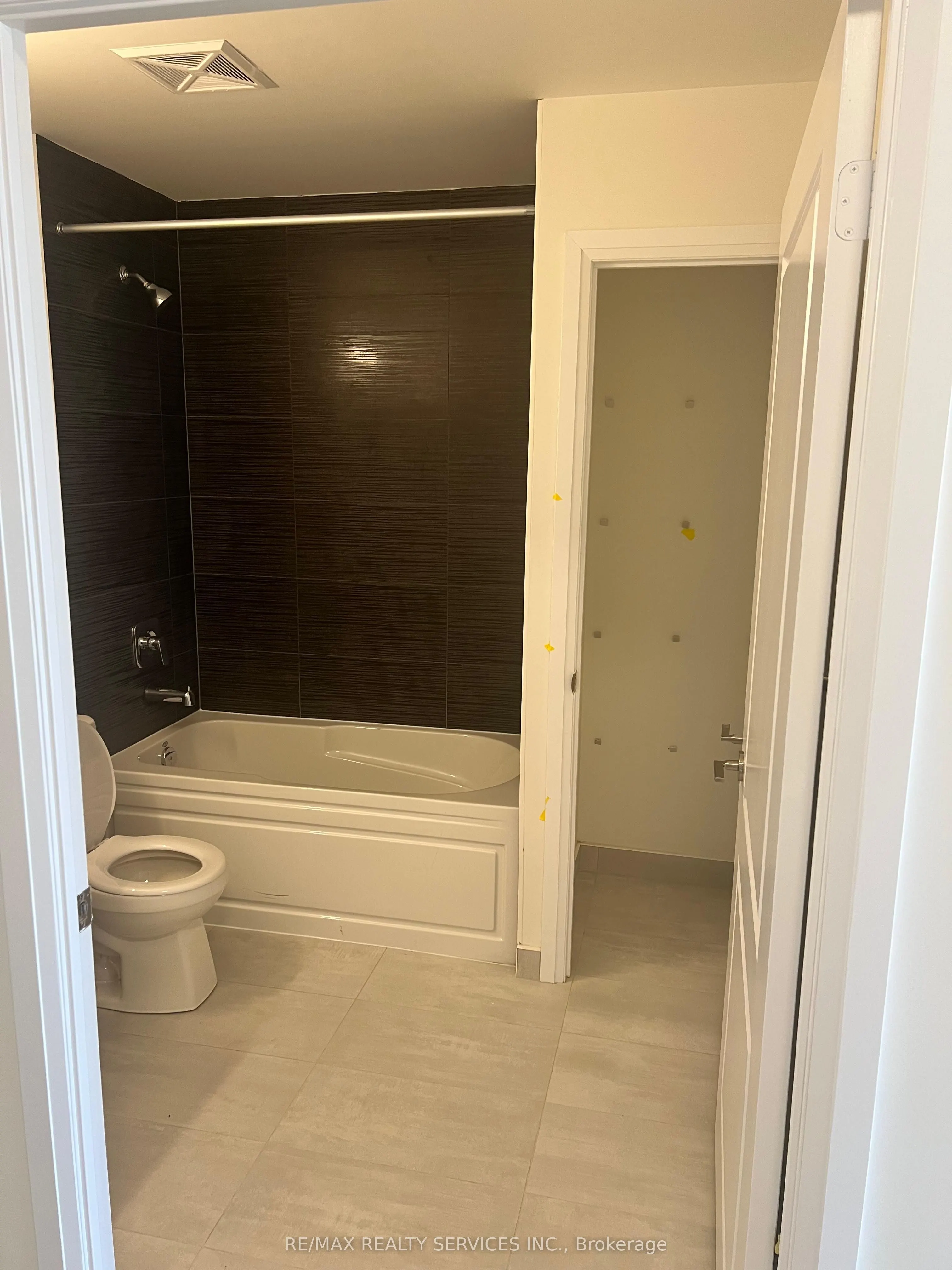 15 Watergarden Drive, #1209