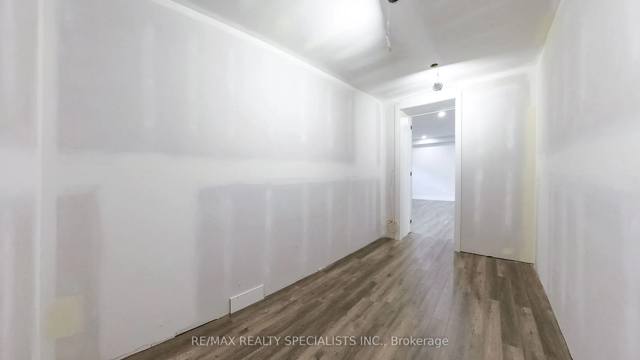 1029 Lorne Park Road