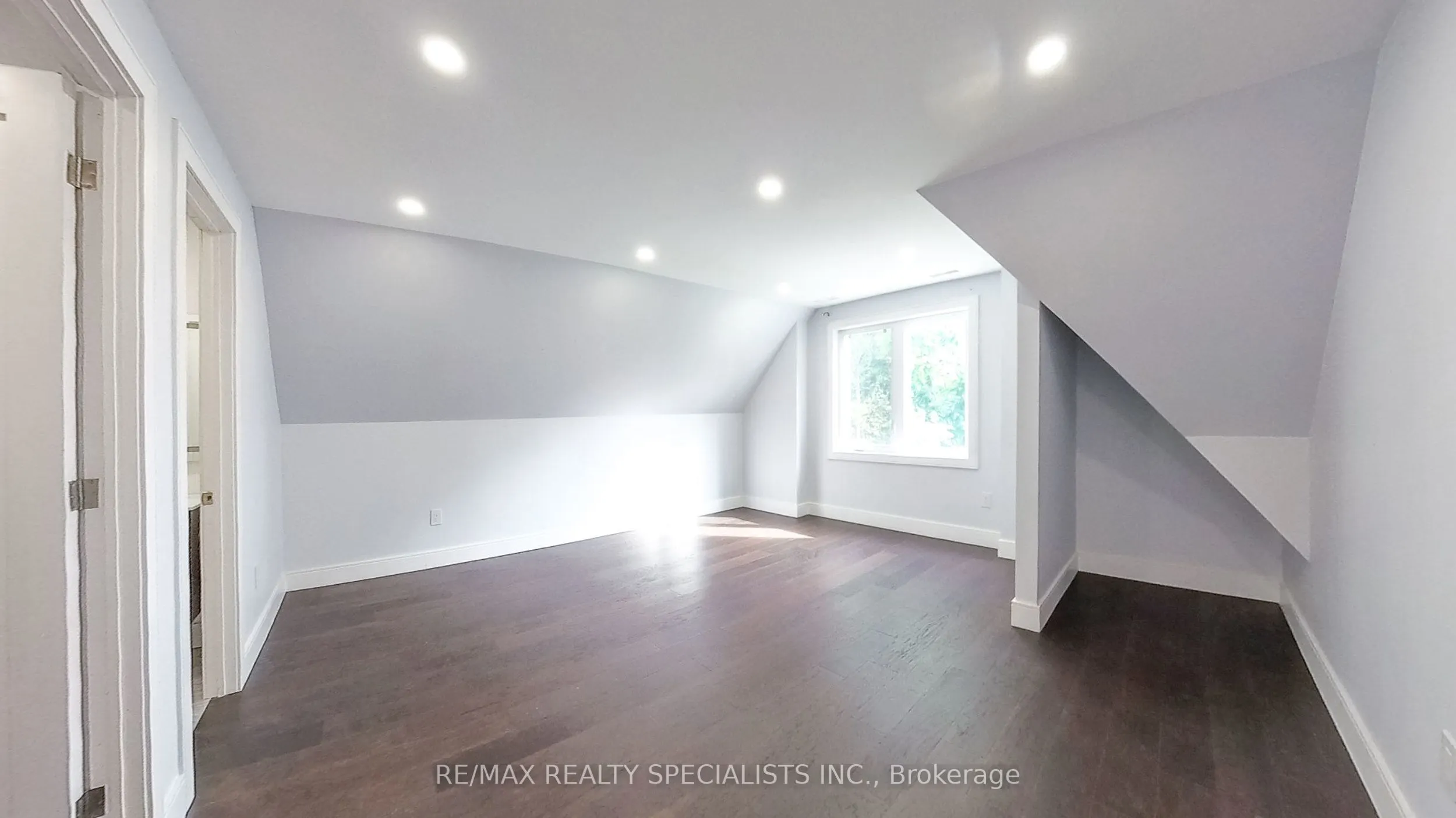 1029 Lorne Park Road