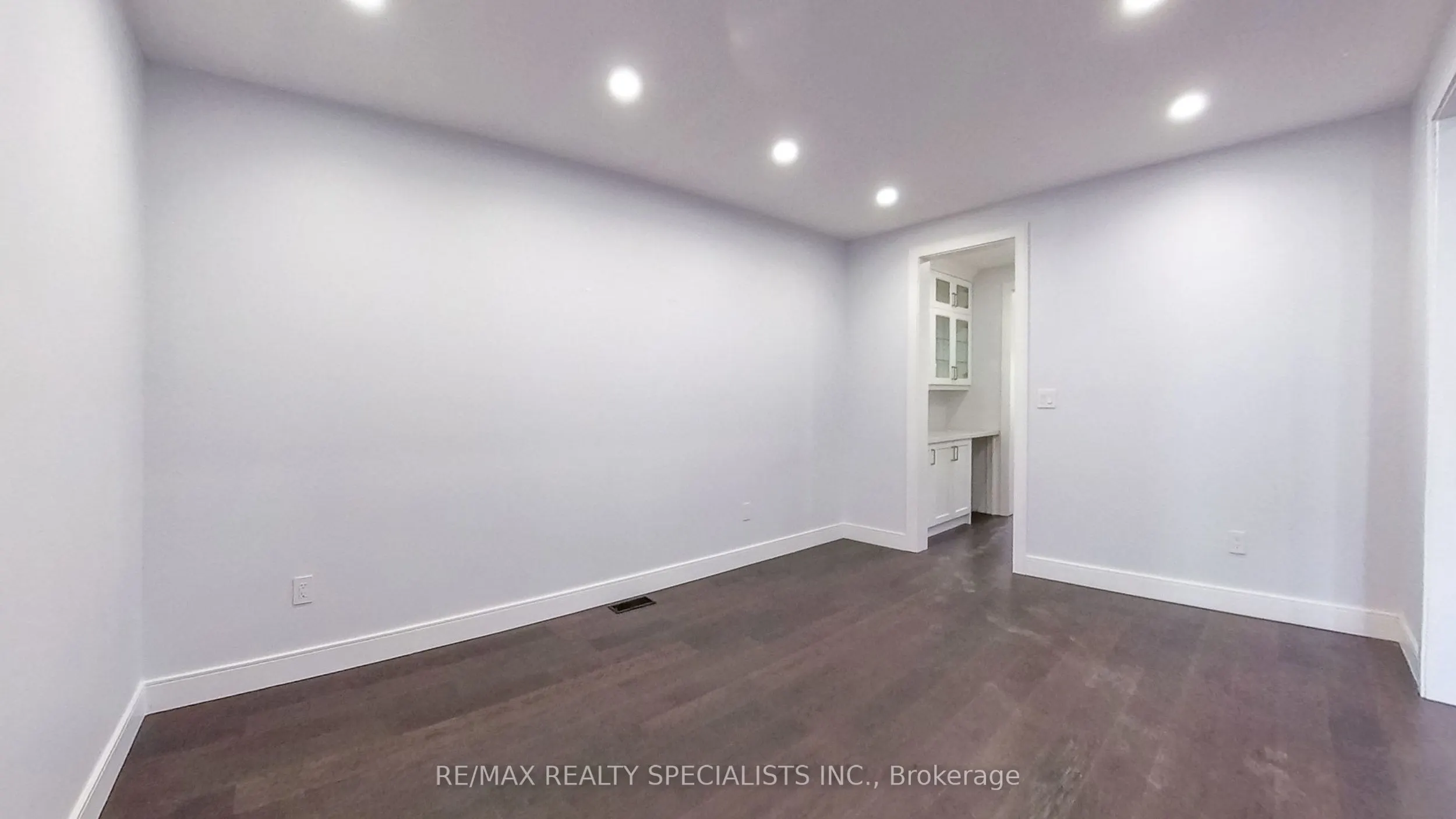 1029 Lorne Park Road