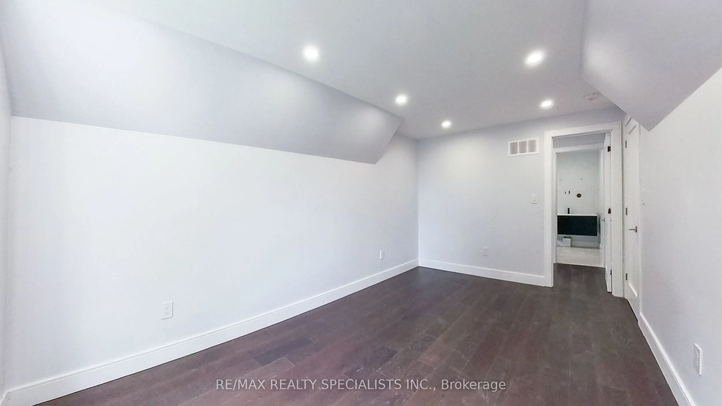1029 Lorne Park Road