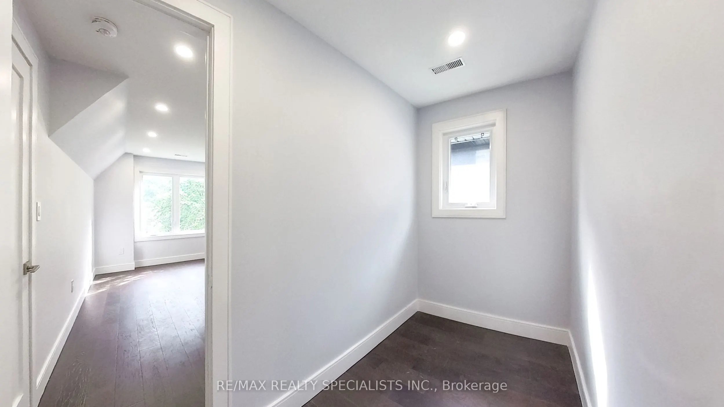 1029 Lorne Park Road
