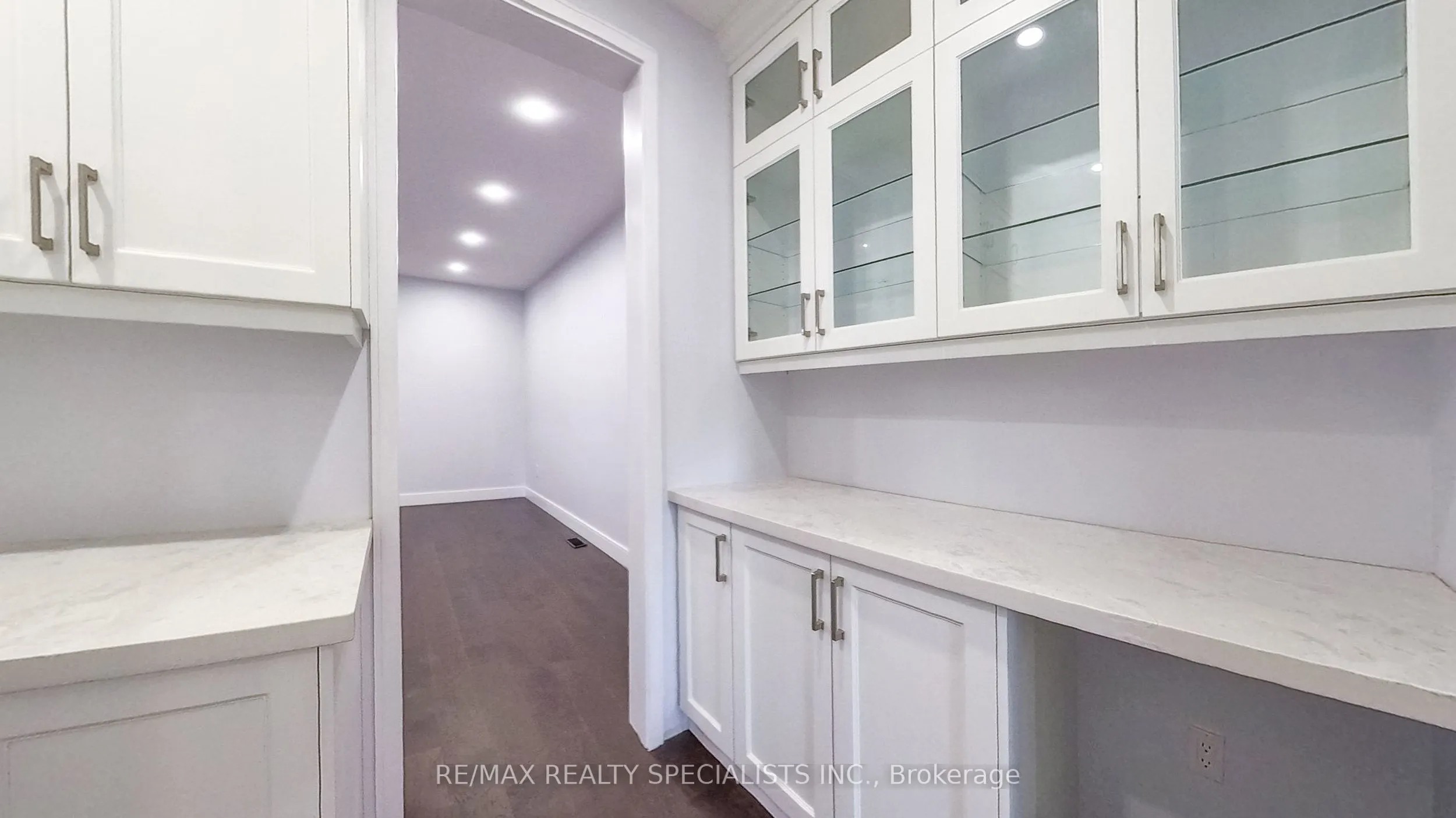 1029 Lorne Park Road