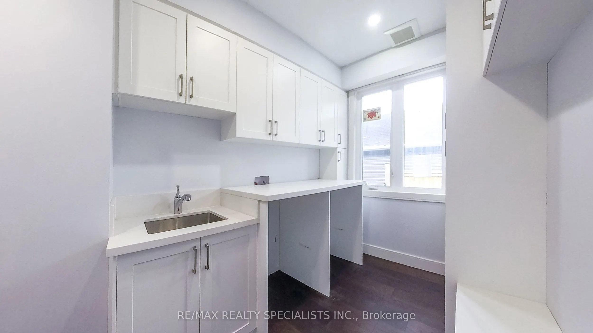 1029 Lorne Park Road