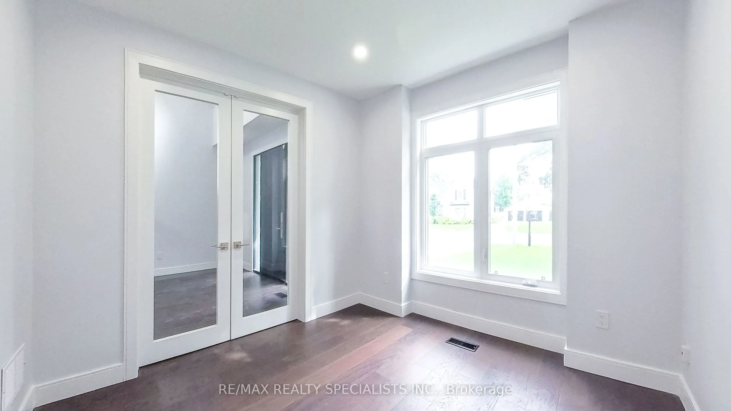 1029 Lorne Park Road
