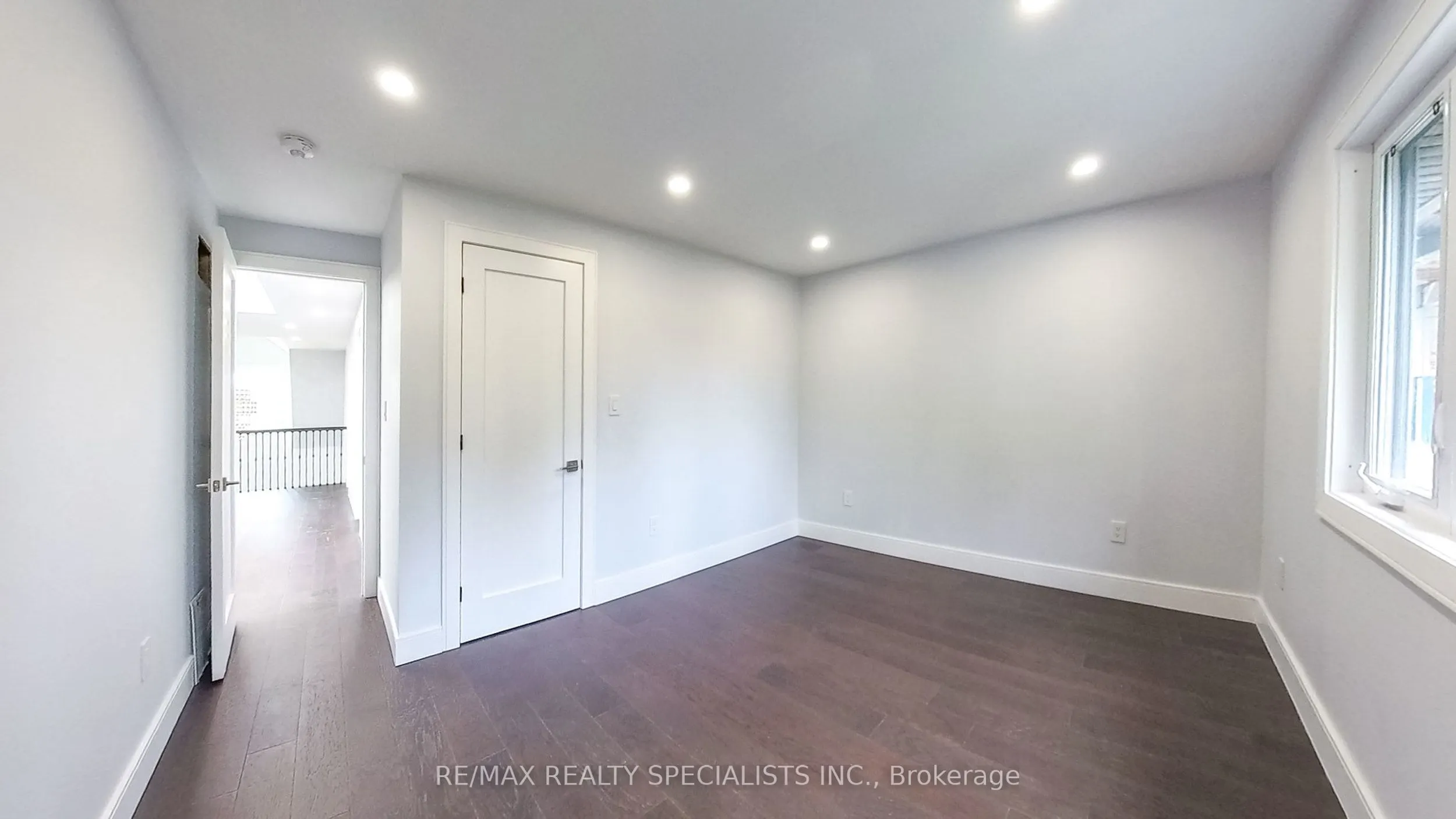 1029 Lorne Park Road