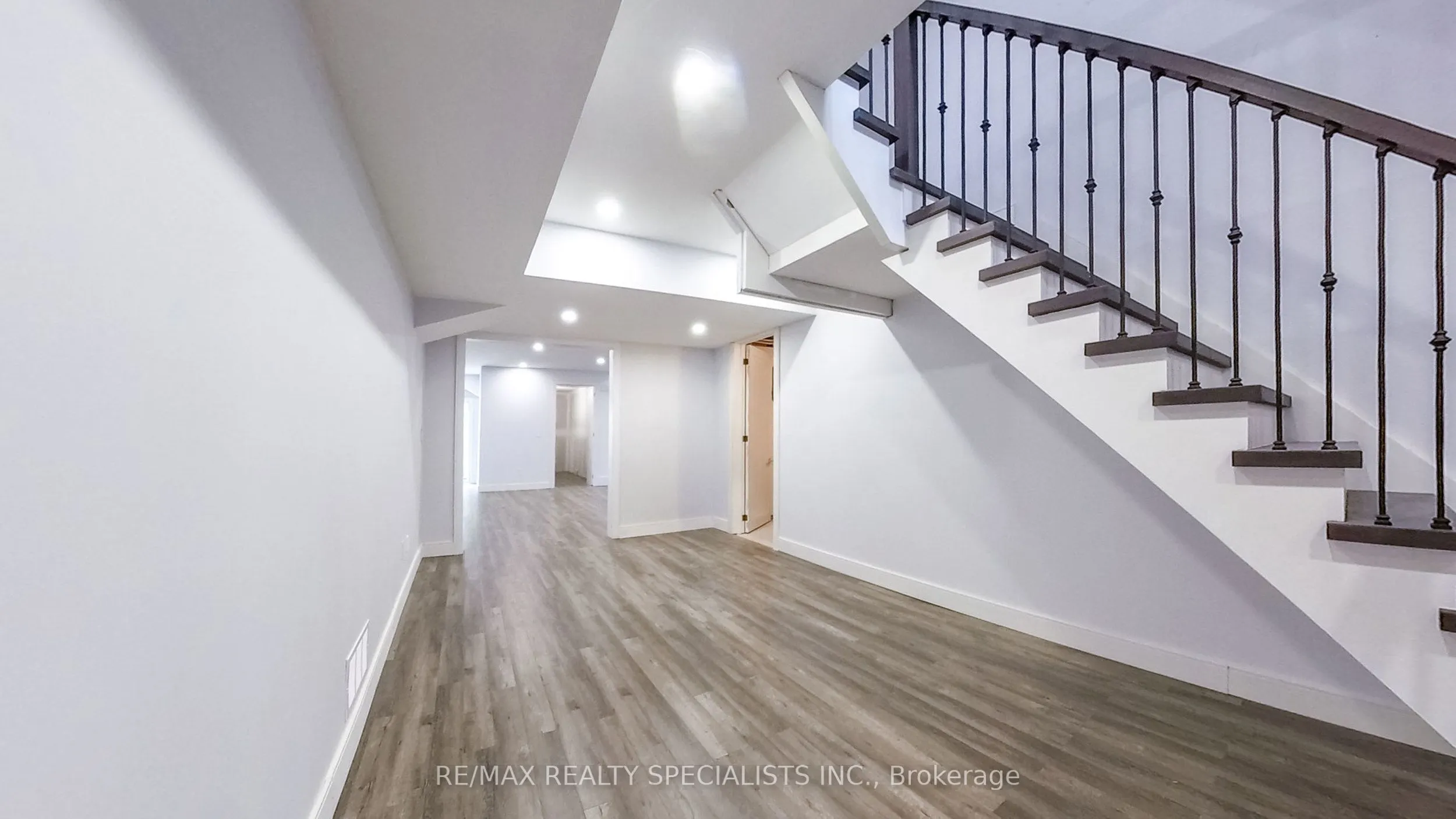 1029 Lorne Park Road