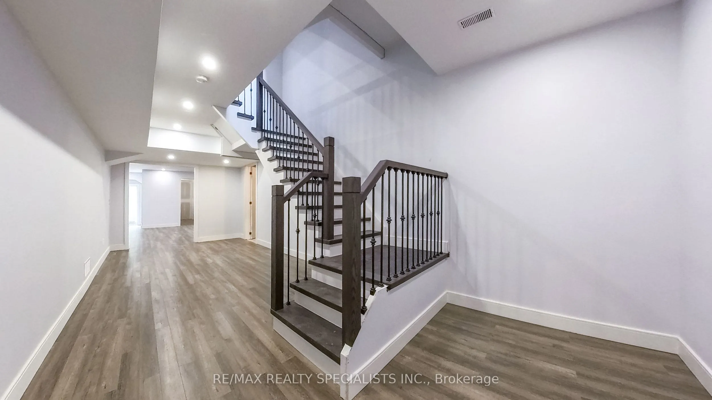 1029 Lorne Park Road