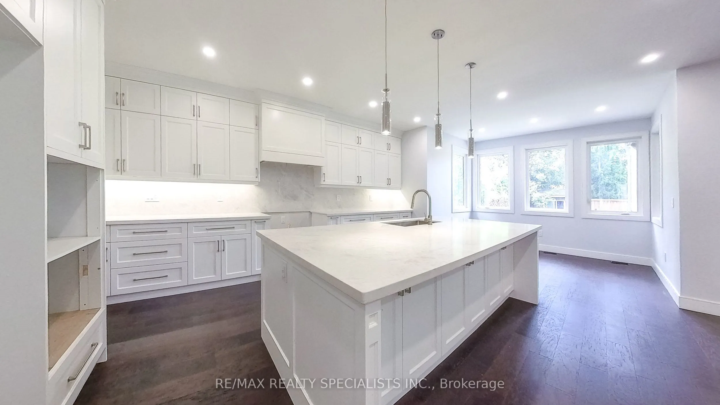 1029 Lorne Park Road