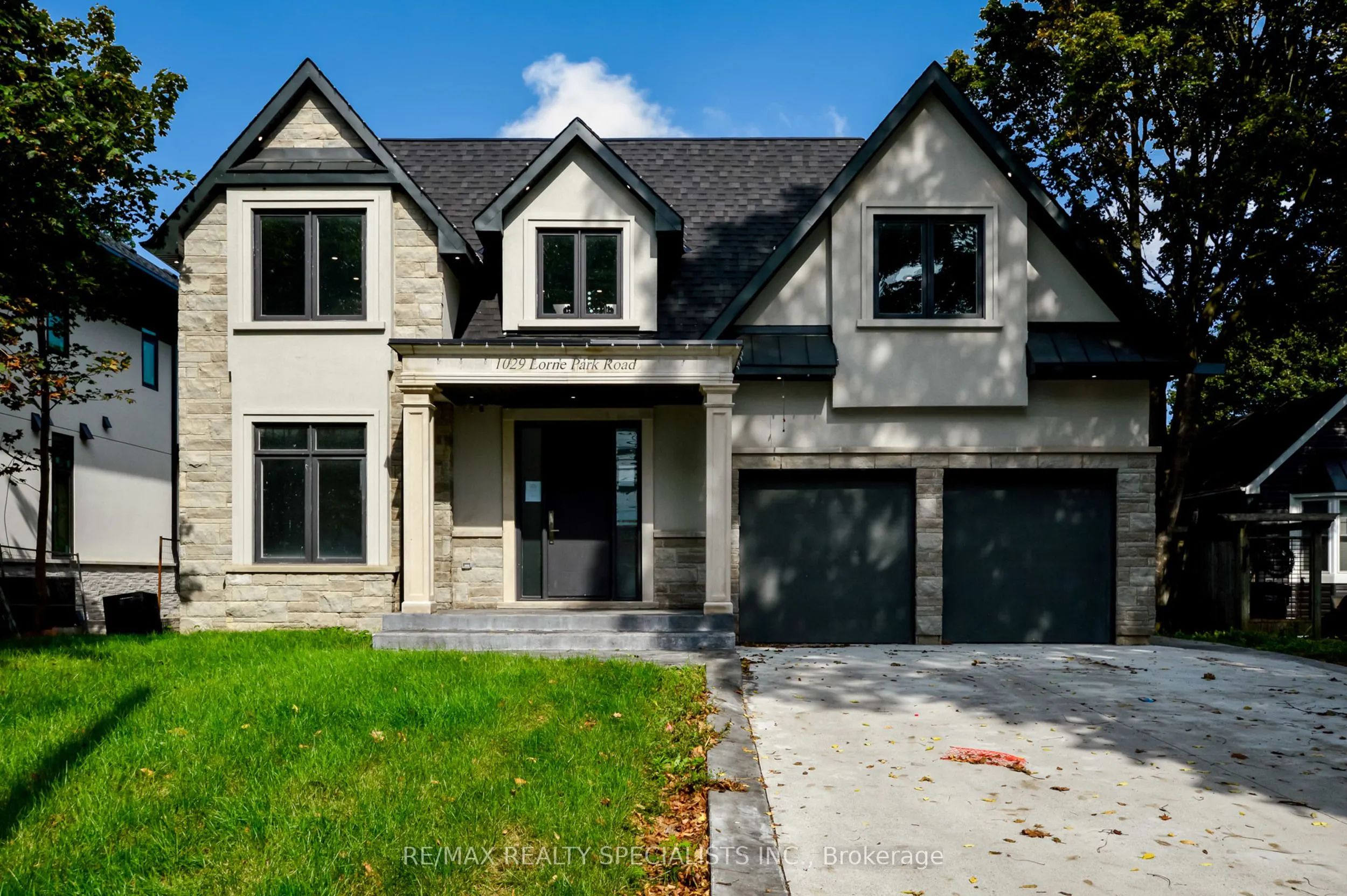 1029 Lorne Park Road