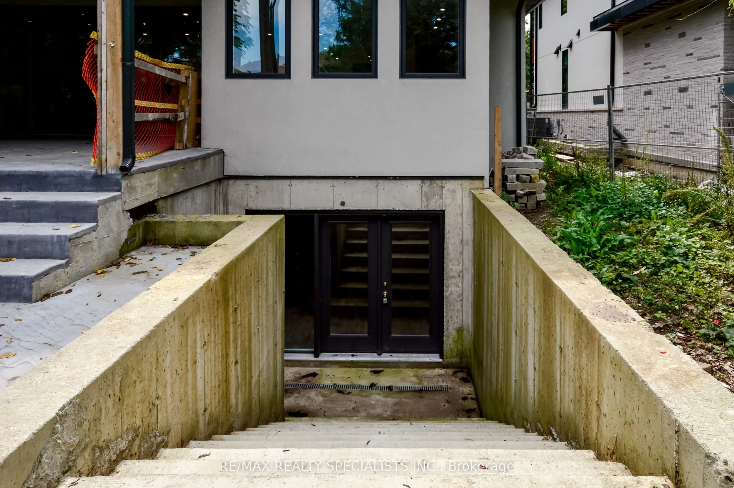 1029 Lorne Park Road