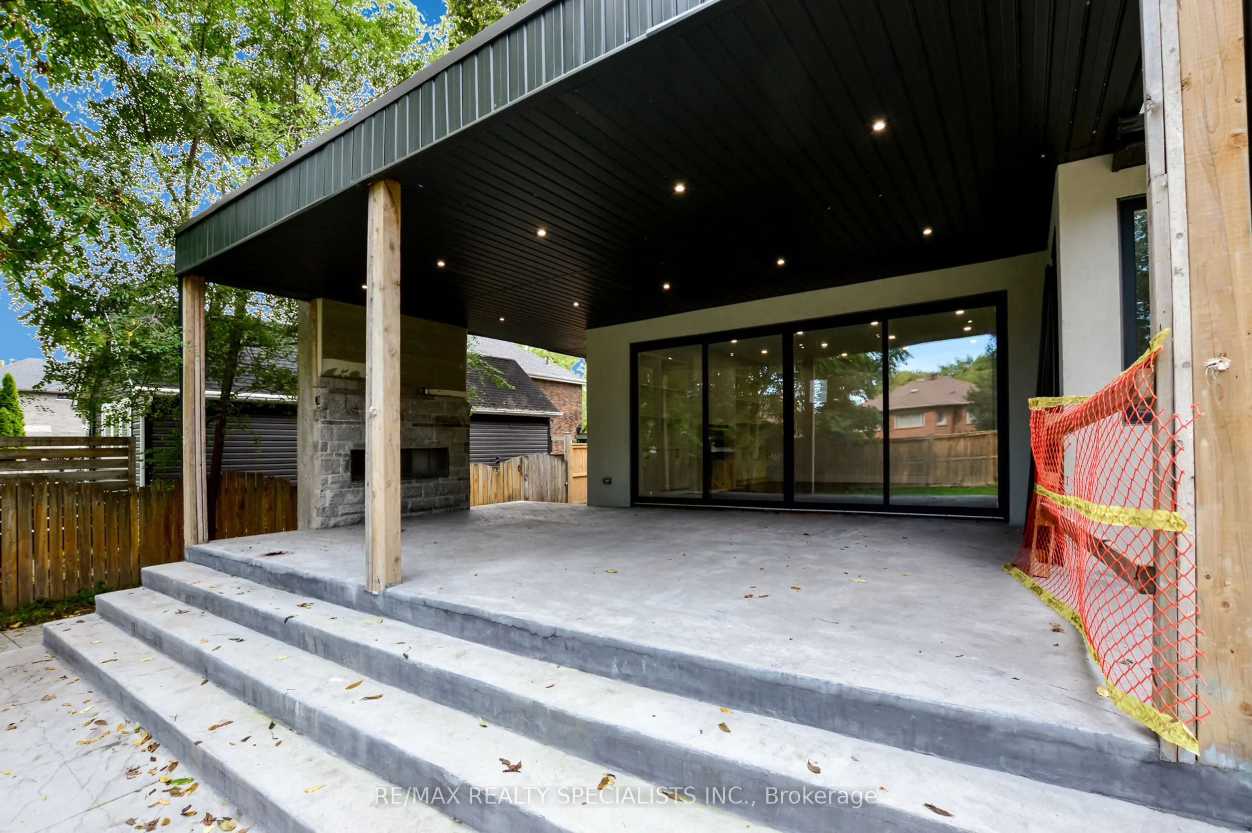 1029 Lorne Park Road