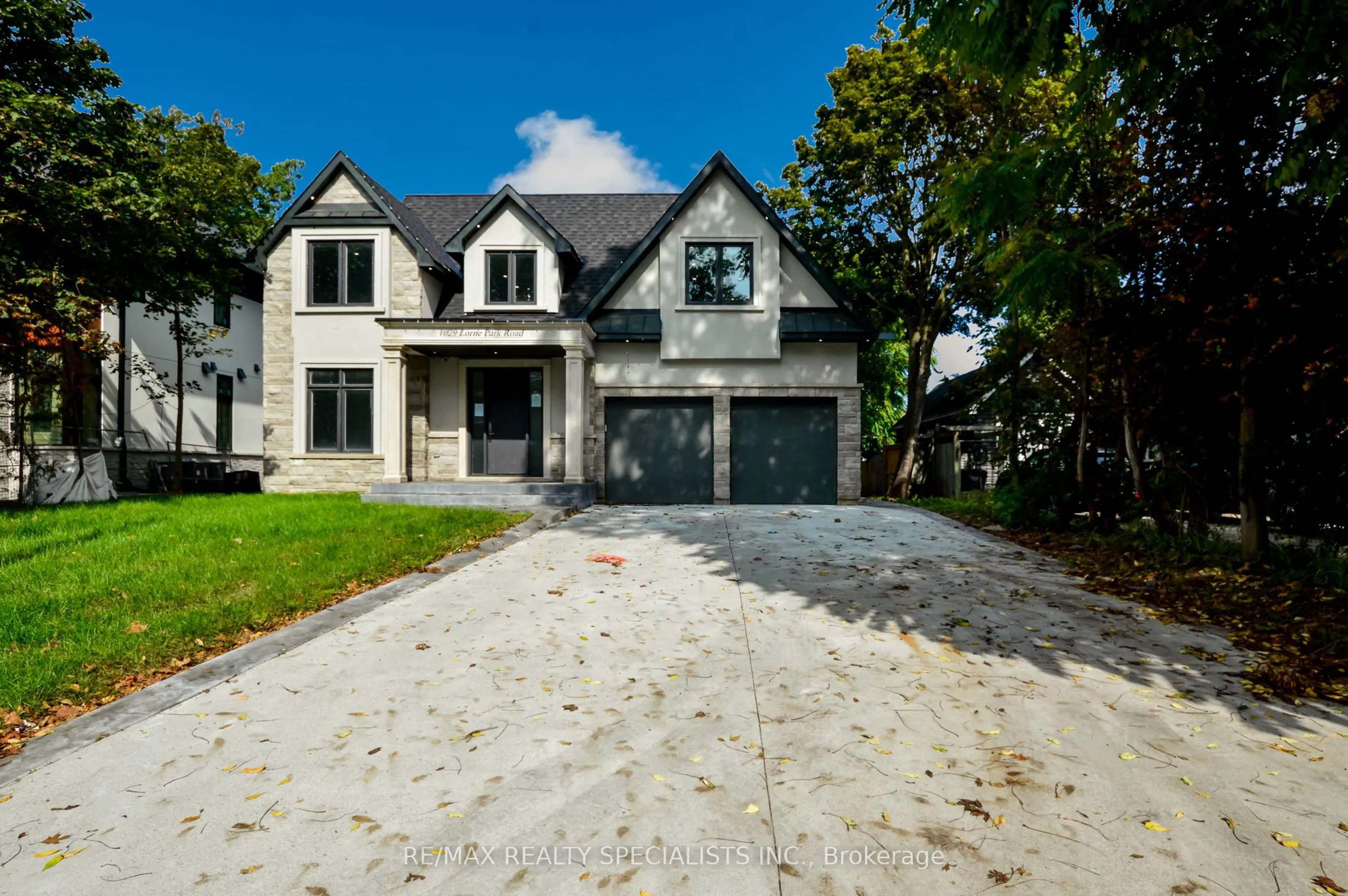 1029 Lorne Park Road