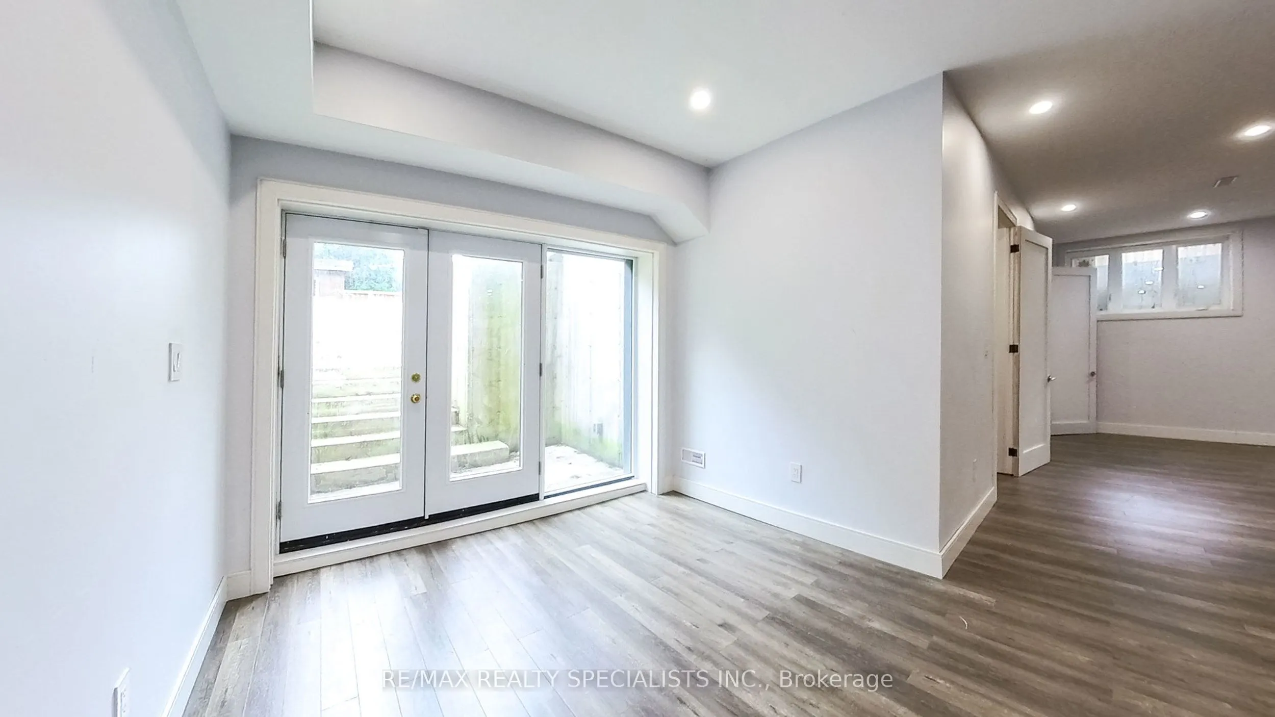1029 Lorne Park Road