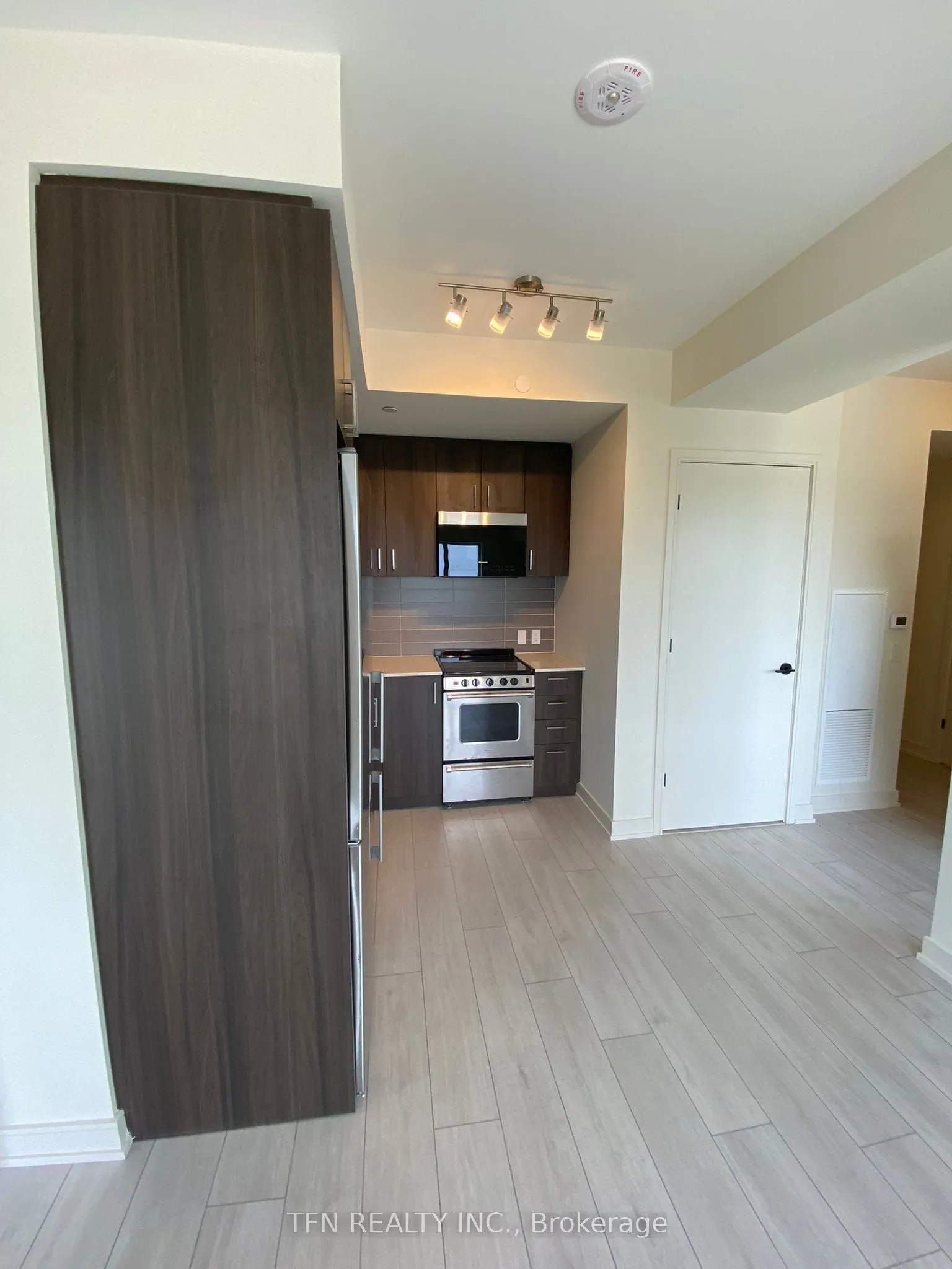 8010 Derry Road, #909