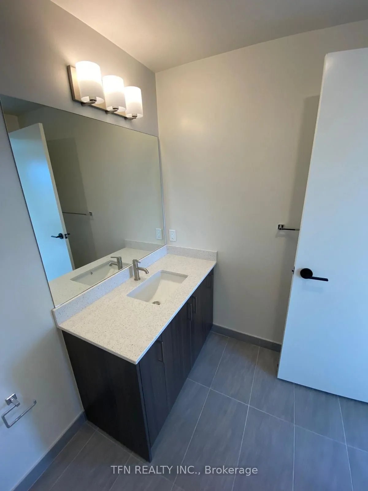 8010 Derry Road, #909
